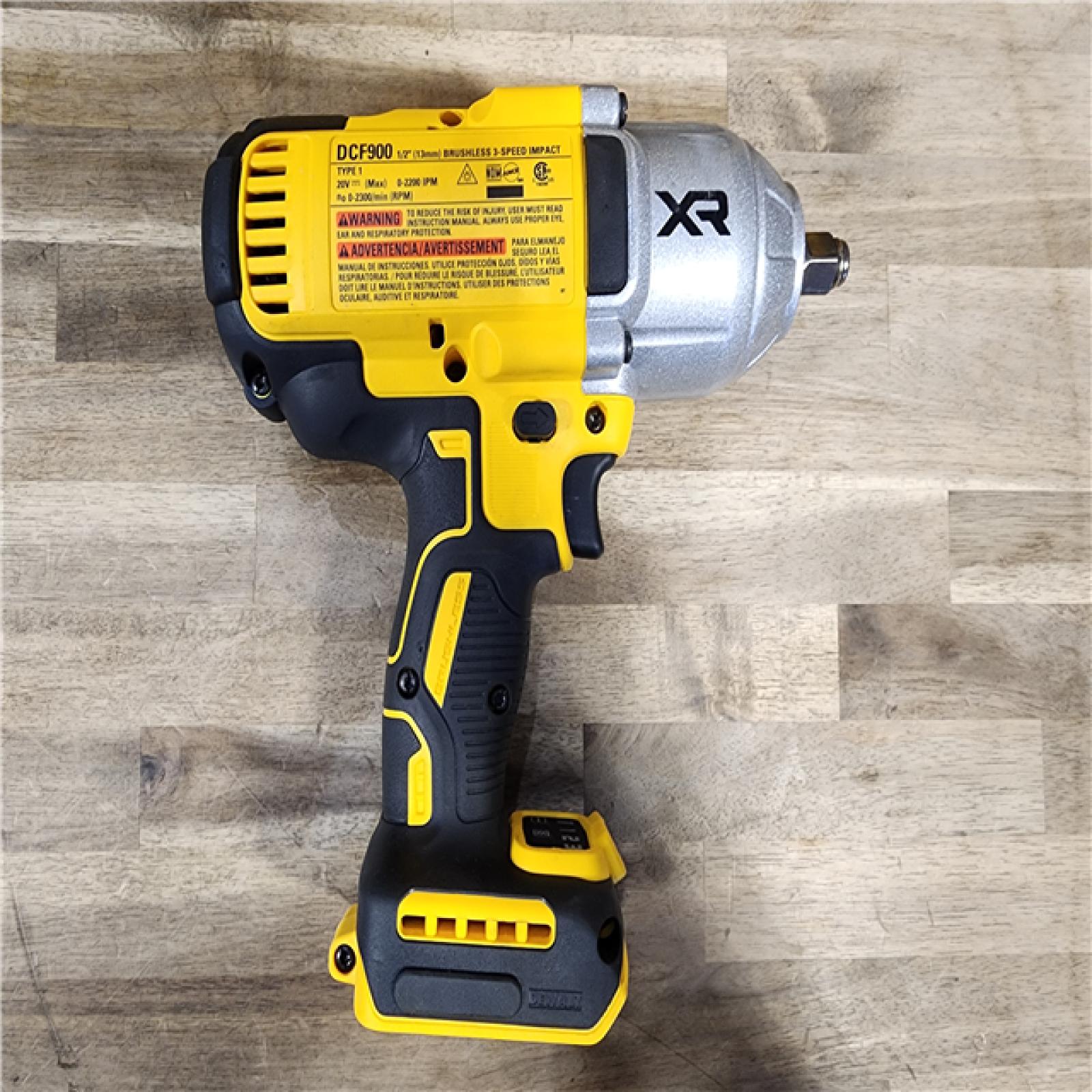 HOUSTON LOCATION - AS-IS (APPEARS LIKE NEW) Dewalt 20V MAX Lithium-Ion Cordless 1/2 in. Impact Wrench Kit