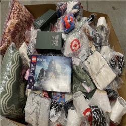 DALLAS LOCATION- NEW!- BULLSEYE MIXED CLOTHING PALLET (300 UNITS)