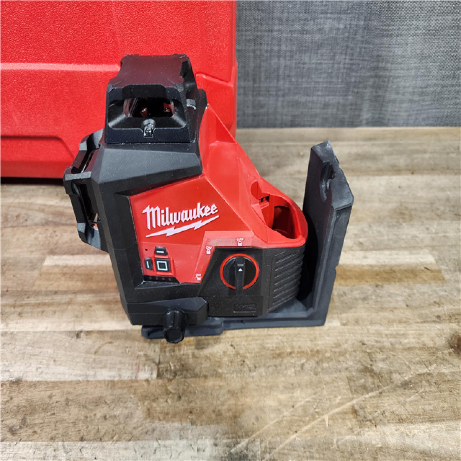 HOUSTON LOCATION - AS-IS Milwaukee 12-Volt Lithium-Ion Cordless Green 250 ft. 3-Plane Laser Level Kit