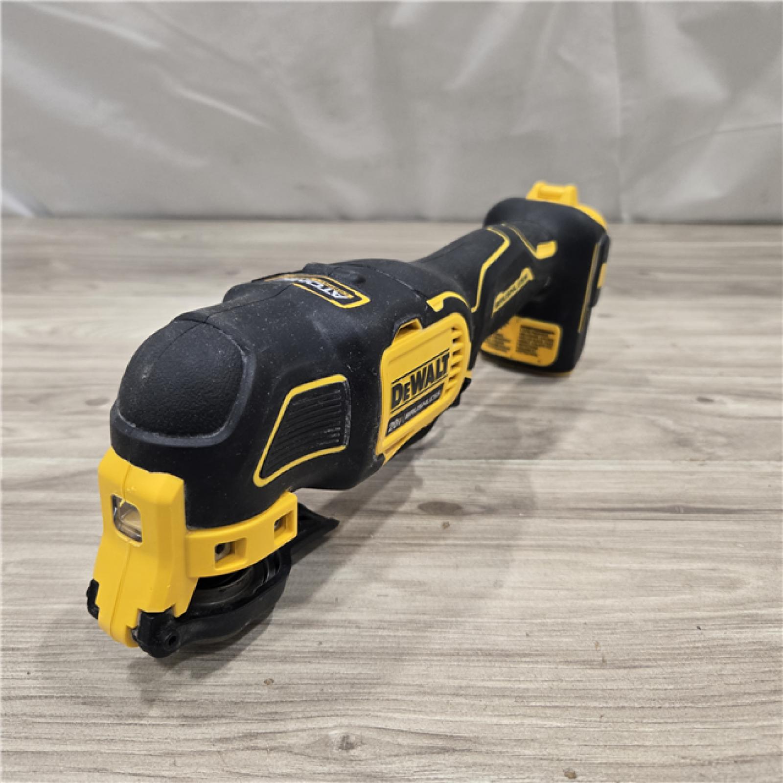 AS-IS DEWALT ATOMIC 20V MAX Cordless  Oscillating Multi Tool (Tool Only)
