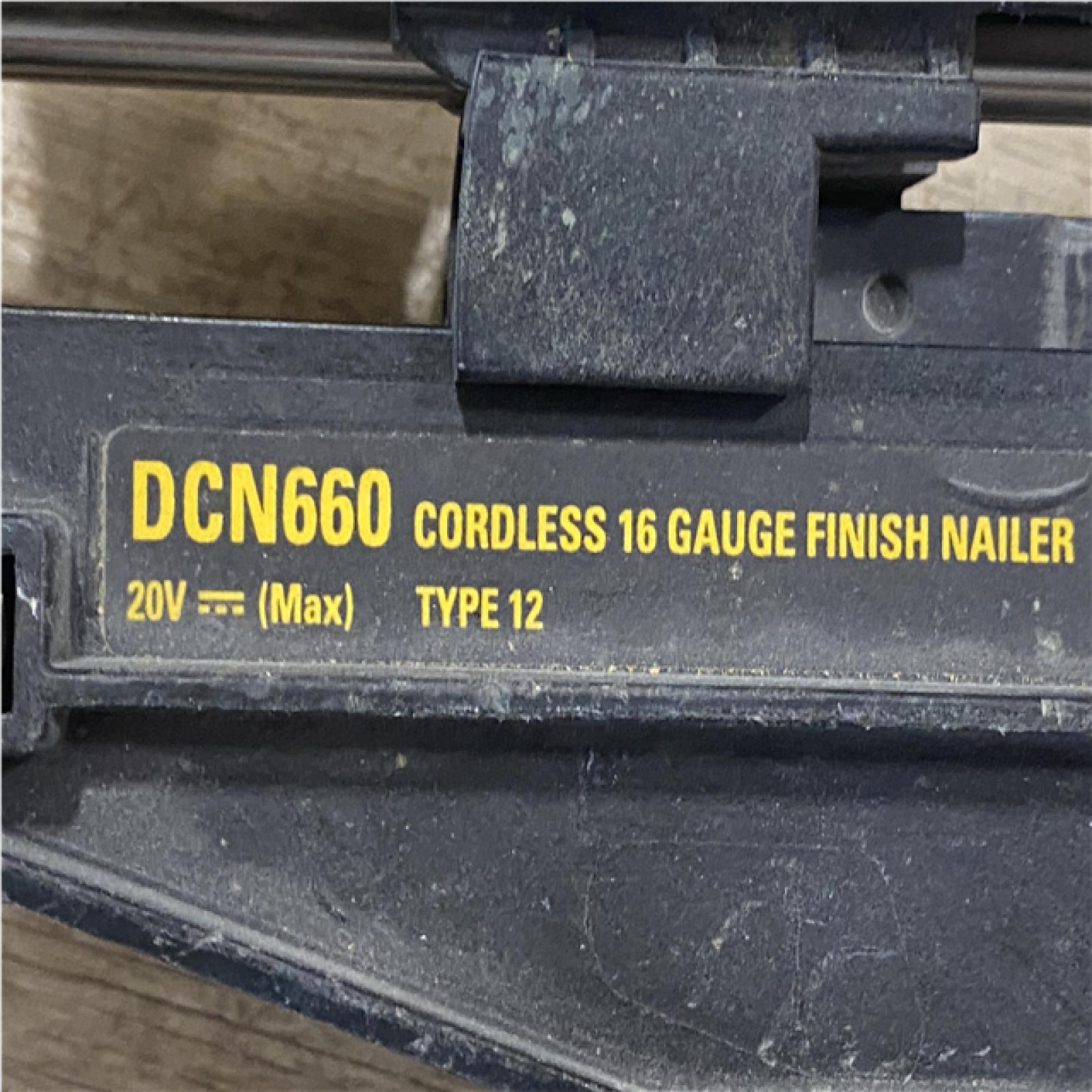 AS-IS DEWALT 20V MAX XR 16-Gauge Electric Cordless Angled Finishing Nailer Kit