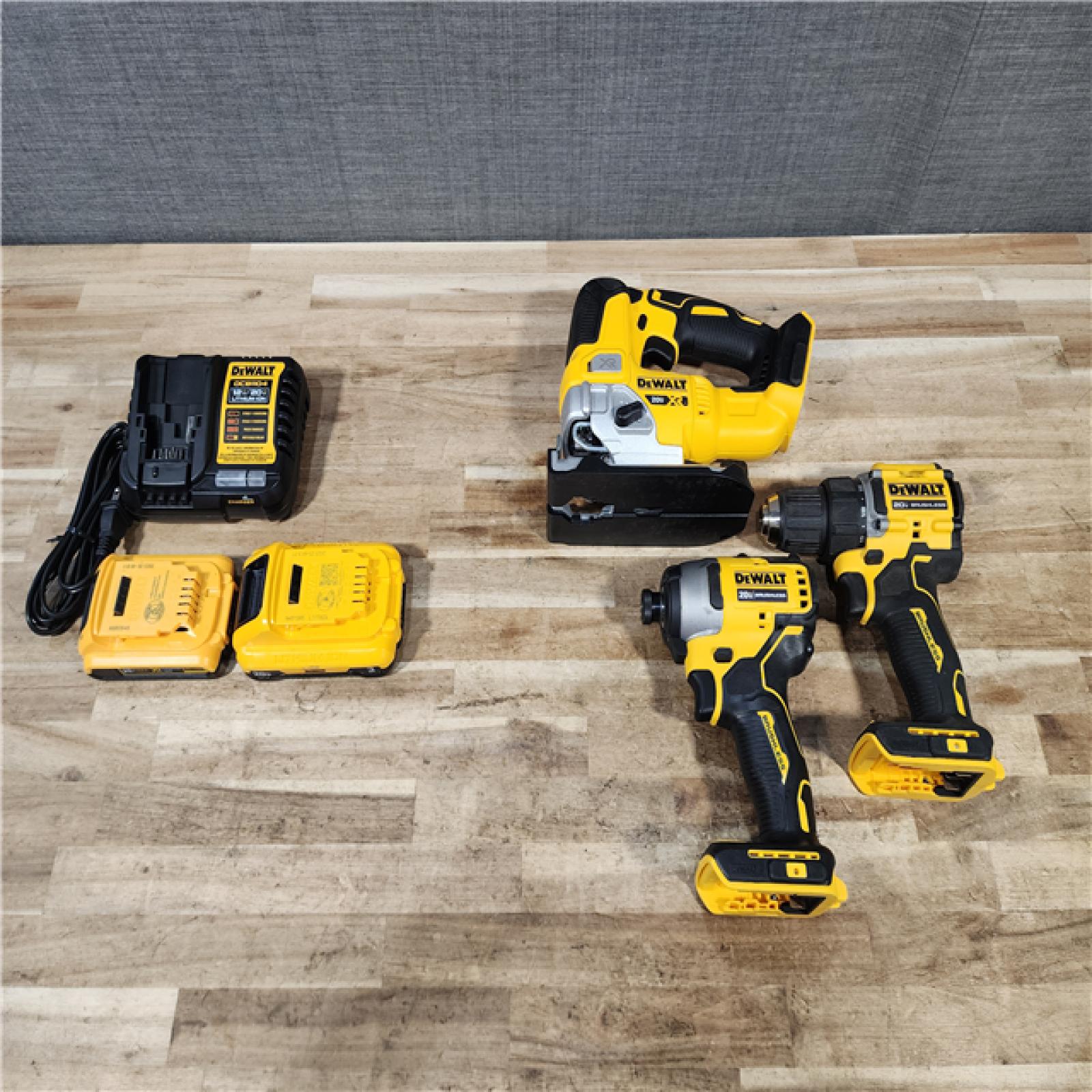 HOUSTON LOCATION - AS-IS DEWALT 3 TOOL COMBO KIT W/ (2) BATTERY & CHARGER