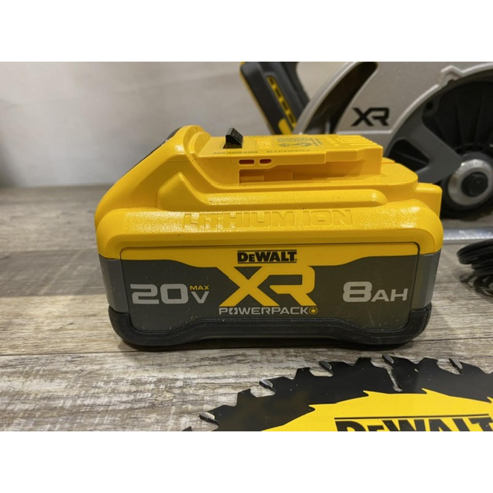 AS-IS DEWALT 20V MAX Lithium-Ion 7-1/4 in. Cordless Circular Saw Kit
