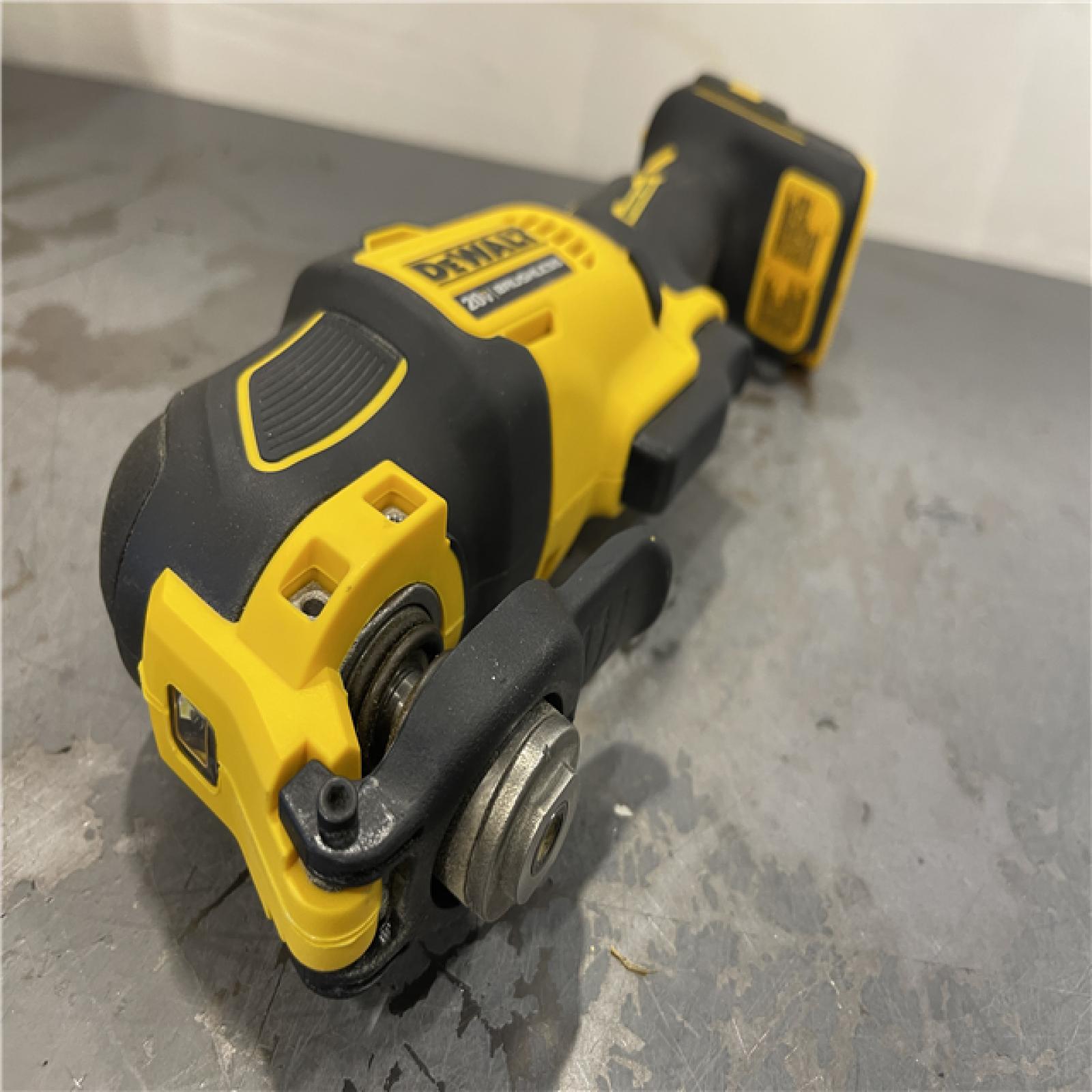AS-IS - DEWALT ATOMIC 20V MAX Cordless Brushless Oscillating Multi Tool