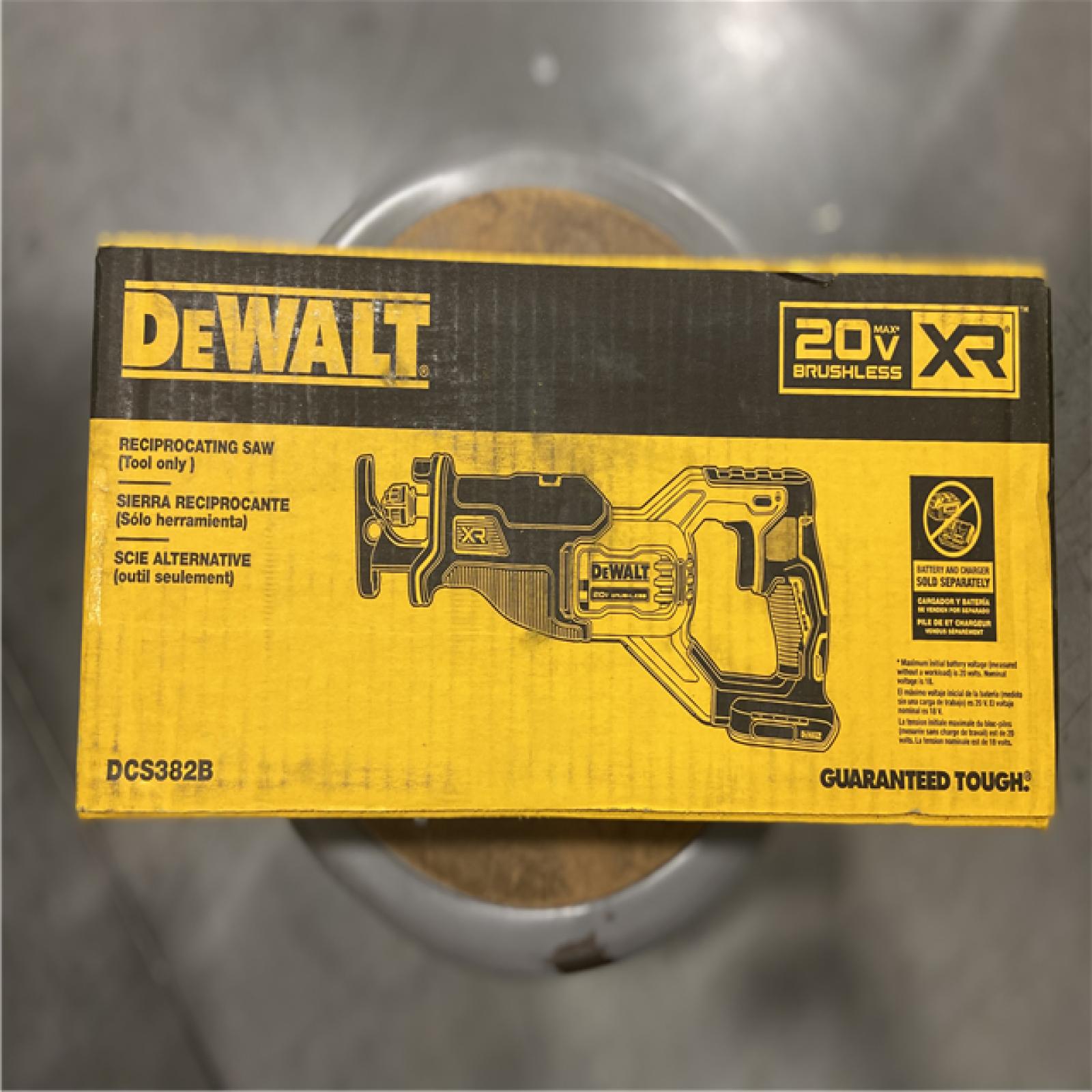 NEW! - DEWALT 20V MAX Cordless Brushless Reciprocating Saw (Tool Only)