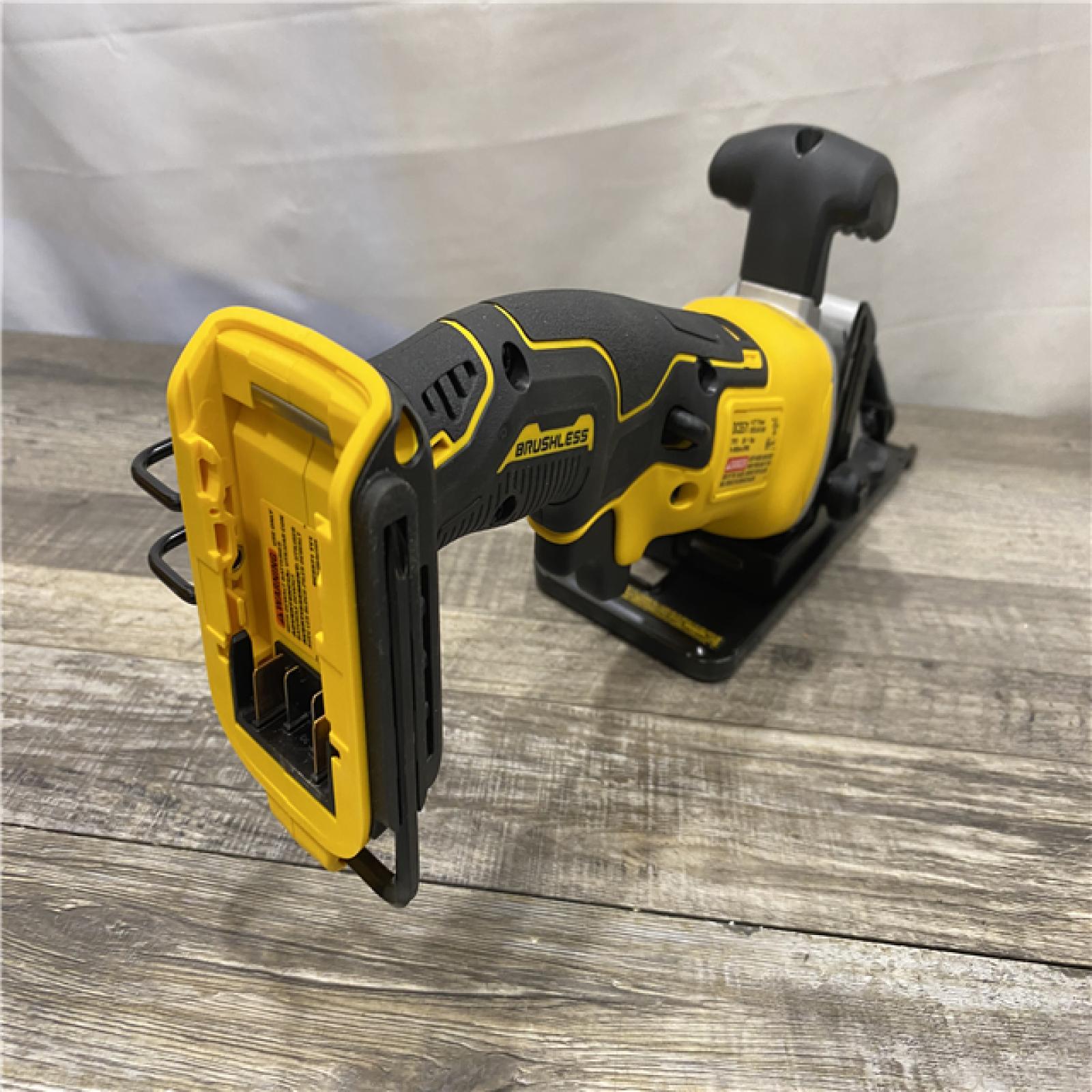 AS-IS DEWALT ATOMIC 20V MAX Cordless Brushless 4-1/2 in. Circular Saw (Tool Only)