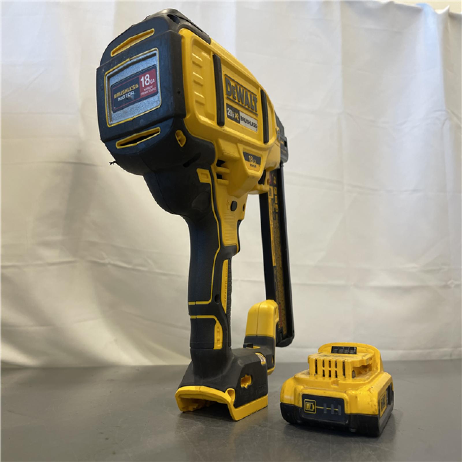 AS-IS - DeWALT 20-Volt MAX 18ga Cordless Brushless Narrow Crown Stapler Kit