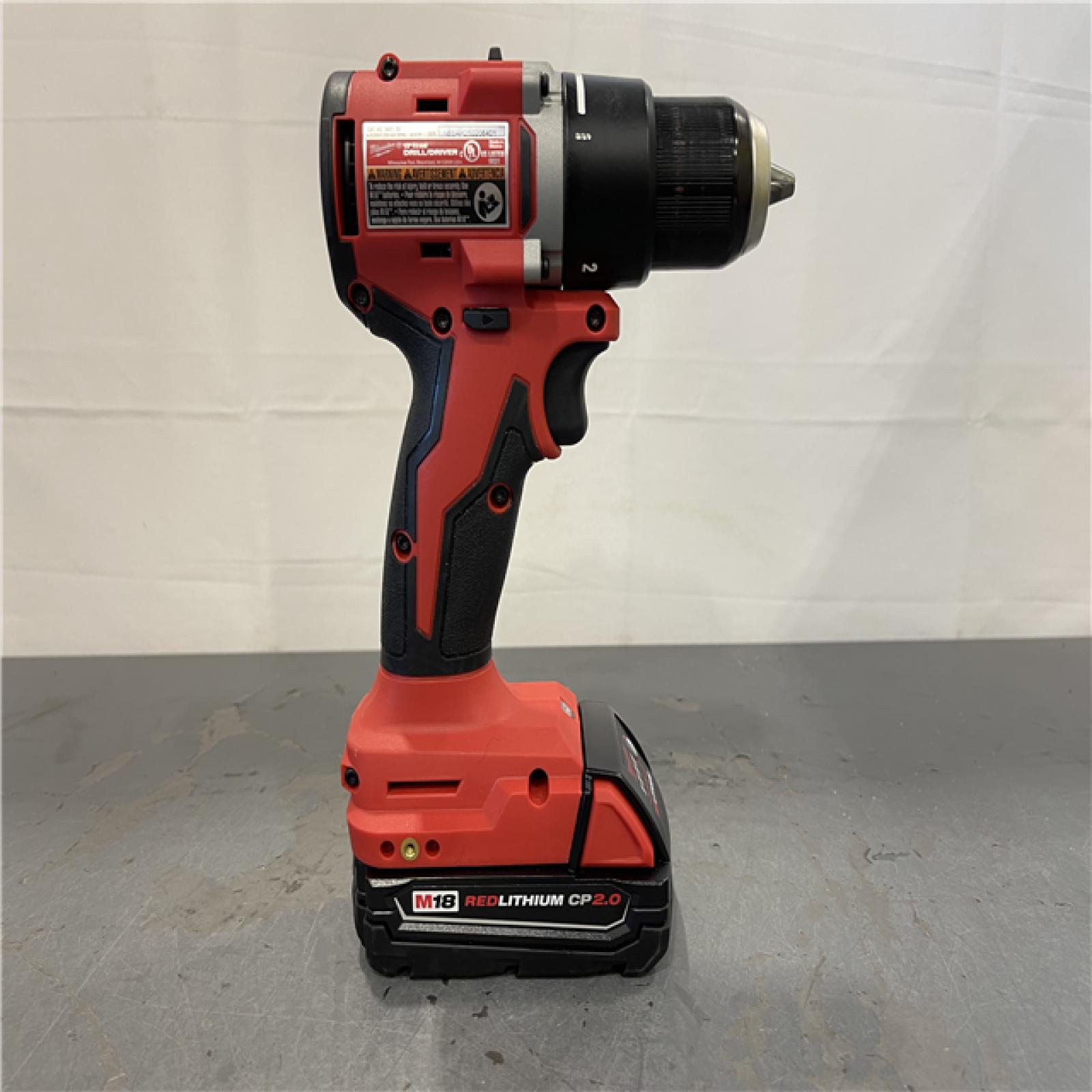AS-IS - Milwaukee M18 18V Lithium-Ion Brushless Cordless 1/2 in. Compact Drill/Driver Kit
