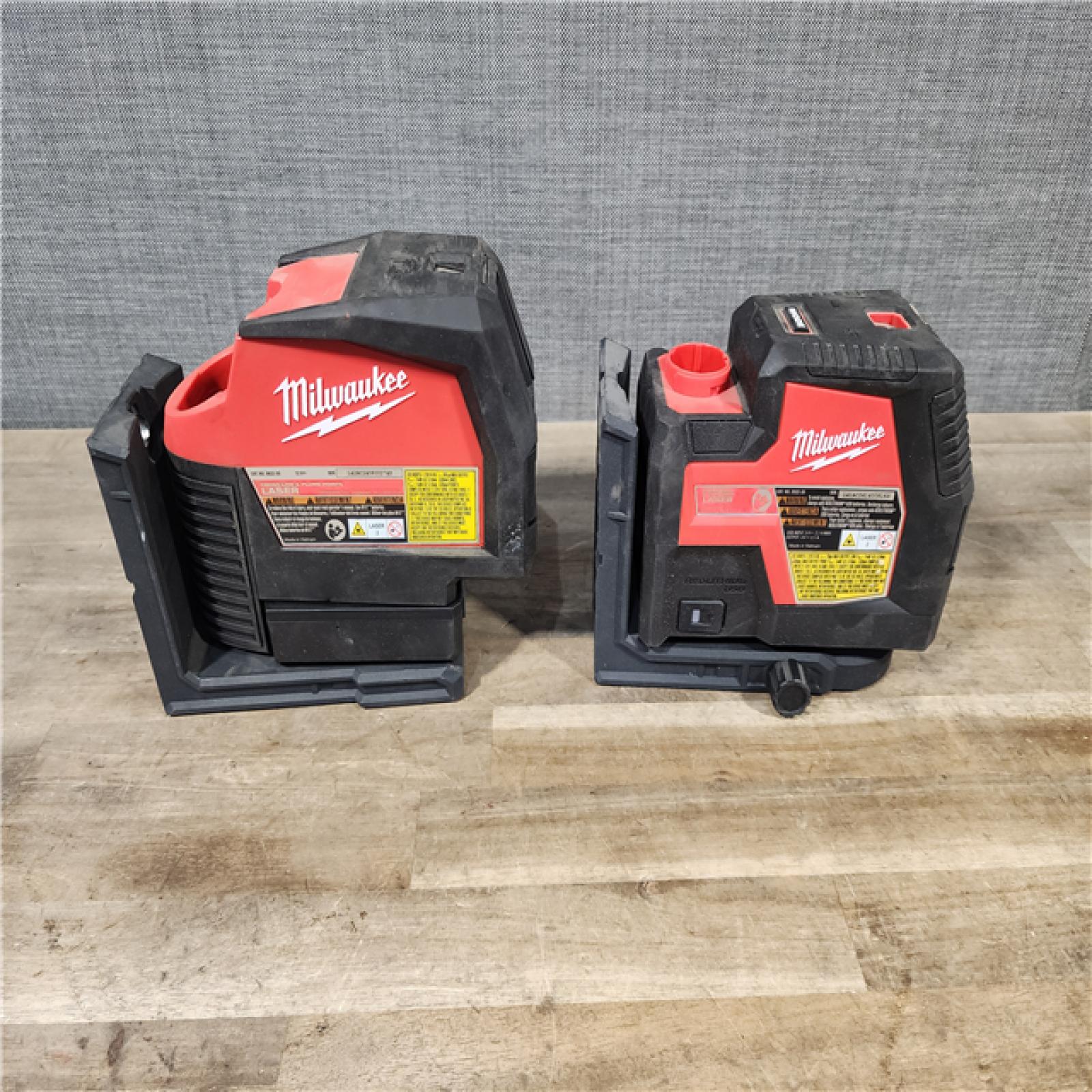 HOUSTON LOCATION - AS-IS MILWAUKEE 2 TOOL COMBO