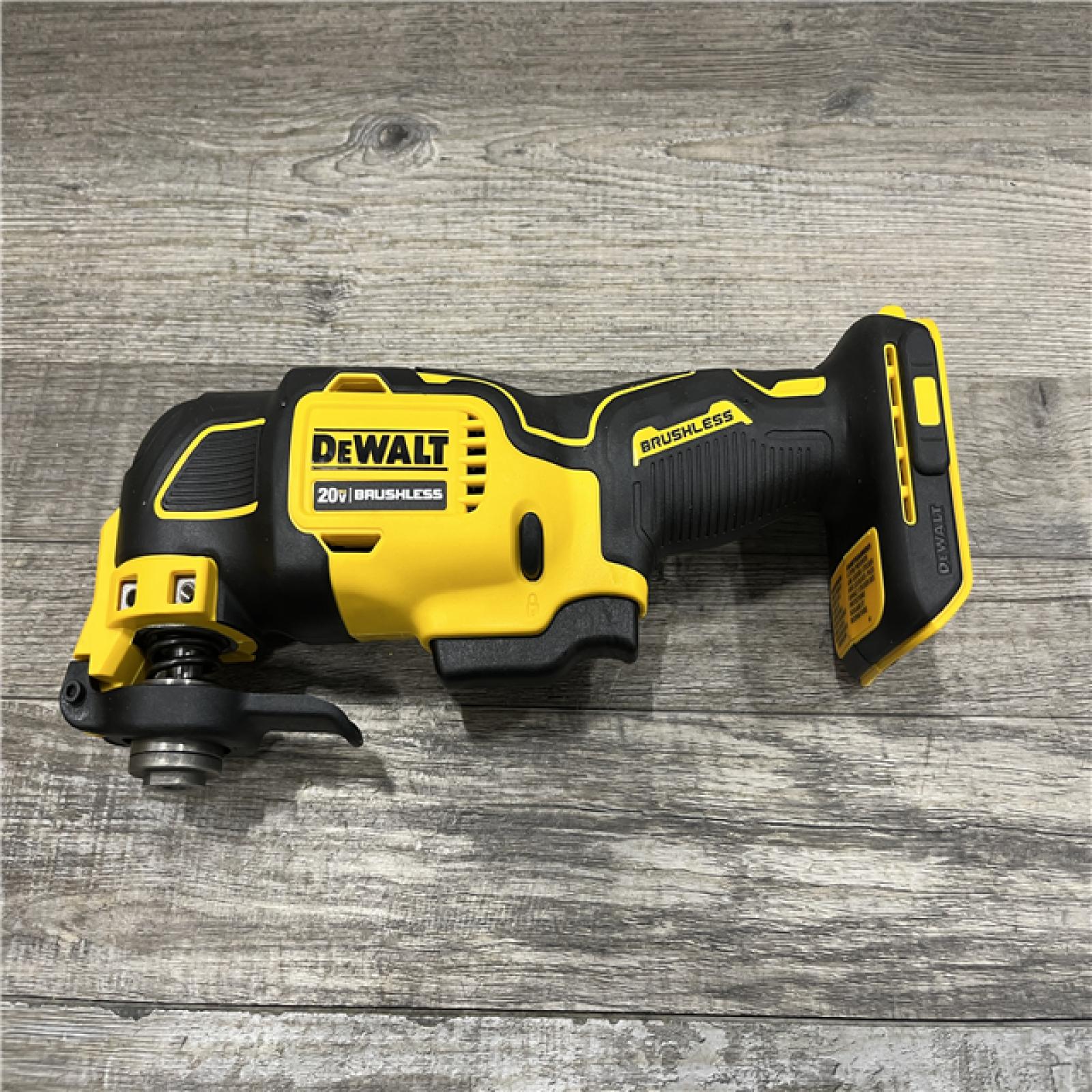 AS-IS DEWALT ATOMIC 20V MAX Cordless Brushless Oscillating Multi Tool Kit