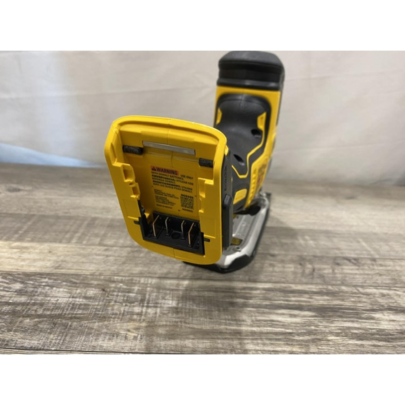 AS-IS DEWALT 20V MAX XR Cordless Barrel Grip Jigsaw (Tool Only)