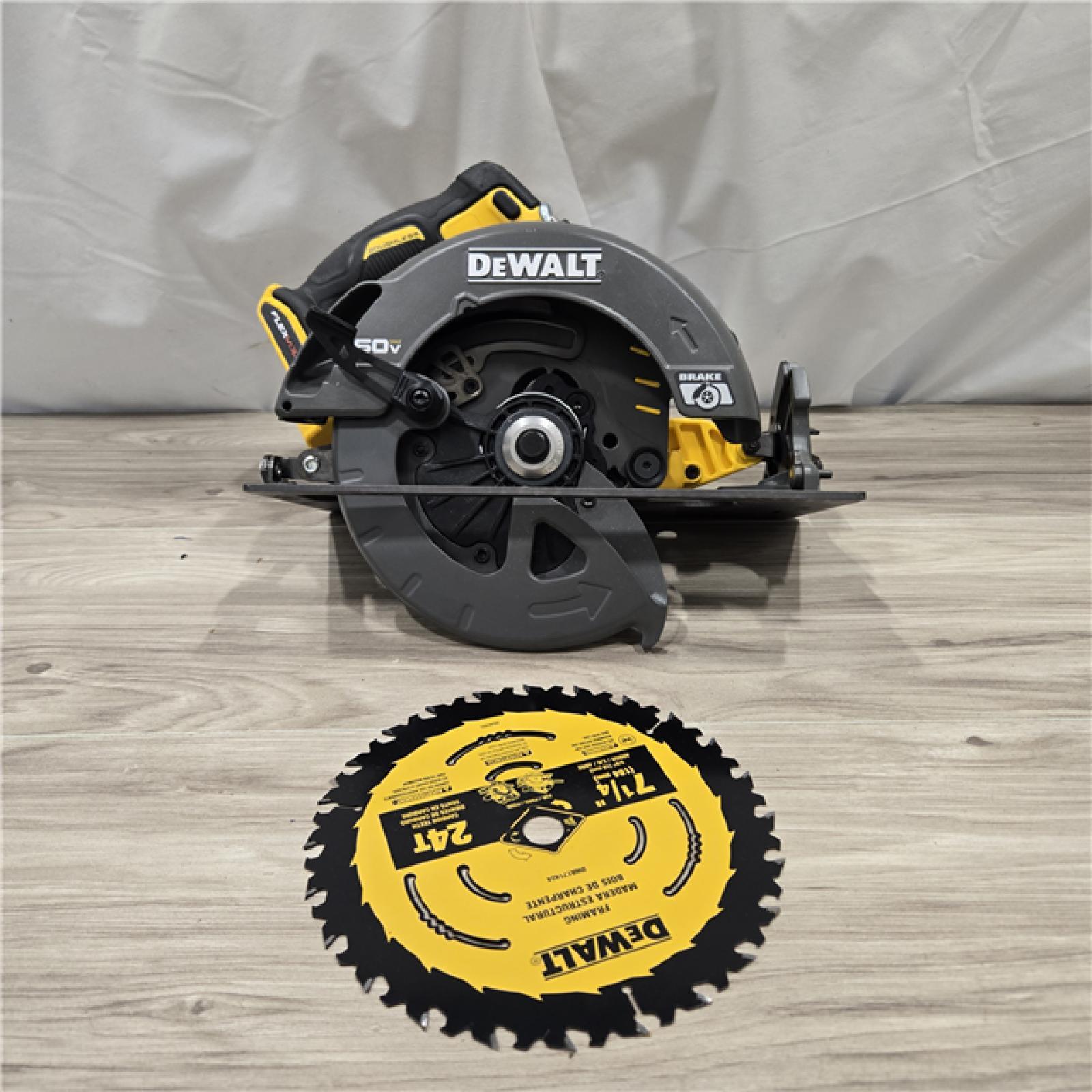 AS-IS DeWALT Flexvolt Max 7-1/4 60V Circular Saw (Tool Only)
