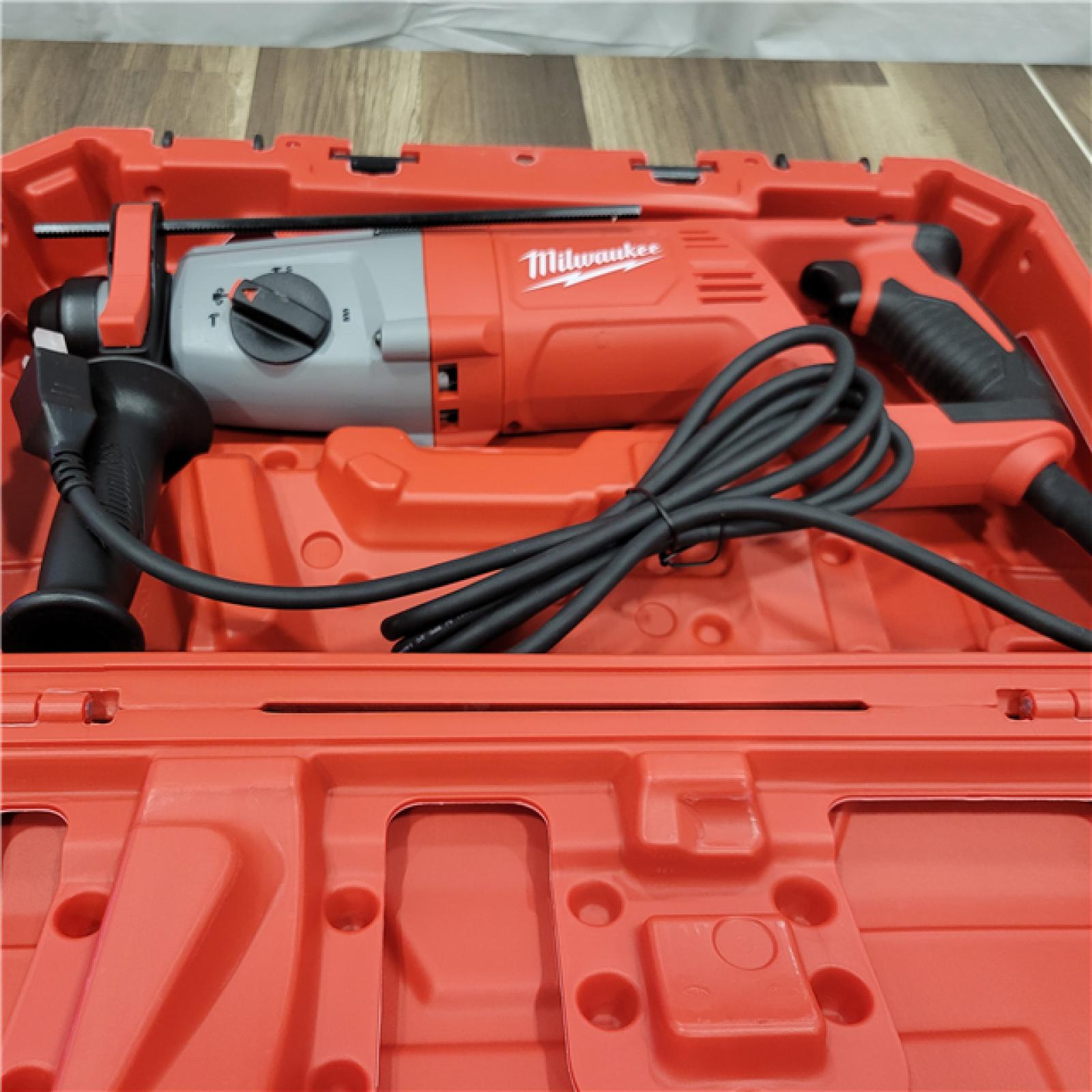 AS-IS Milwaukee 1 in. SDS Plus D-Handle Rotary Handle w/ Case