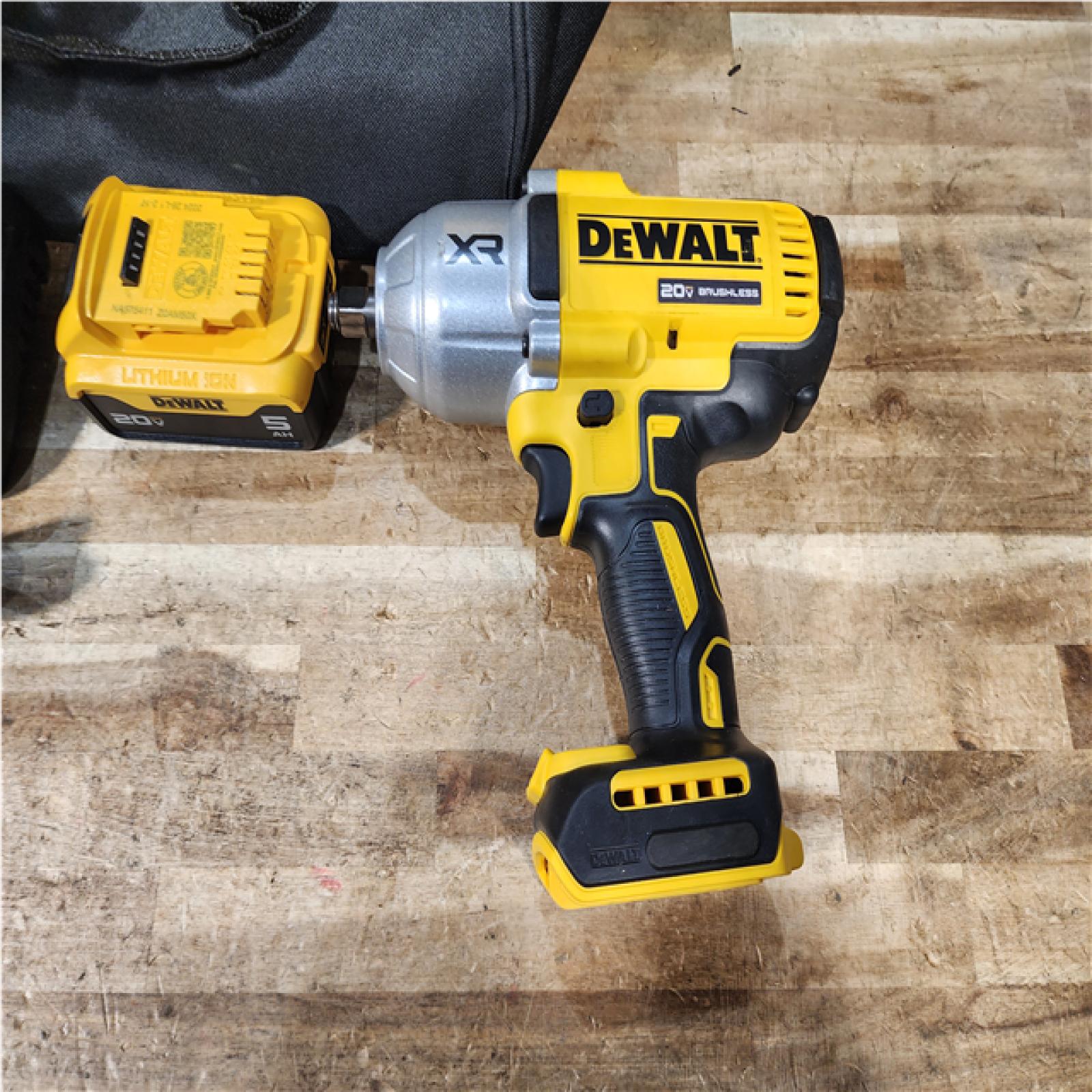 HOUSTON LOCATION - AS - IS DEWALT 20V MAX Lithium-Ion Cordless 1/2 in. Impact Wrench Kit