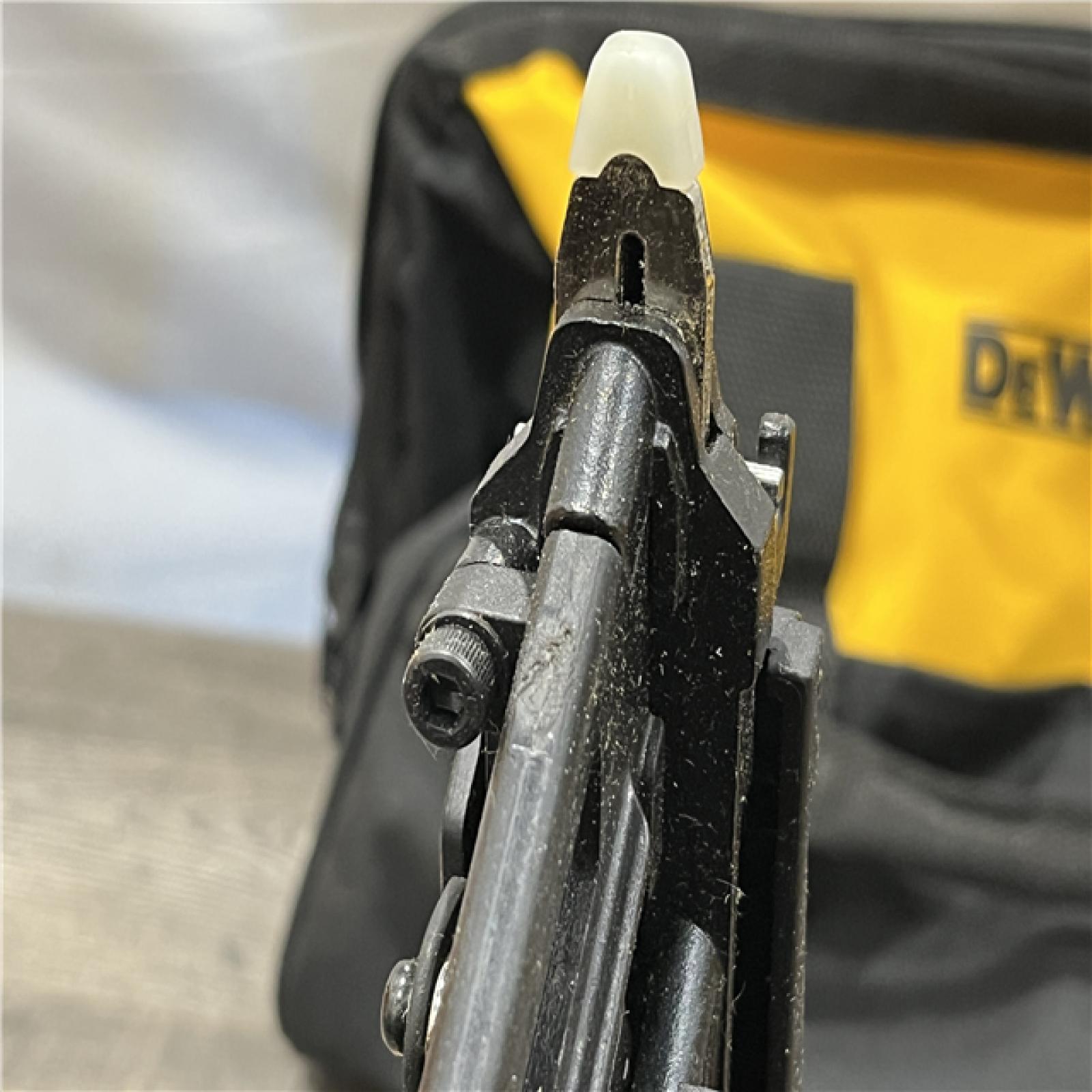 AS-IS DEWALT 20V MAX XR Lithium-Ion Cordless 2-1/2 in. 15-Gauge Finish Nailer Kit