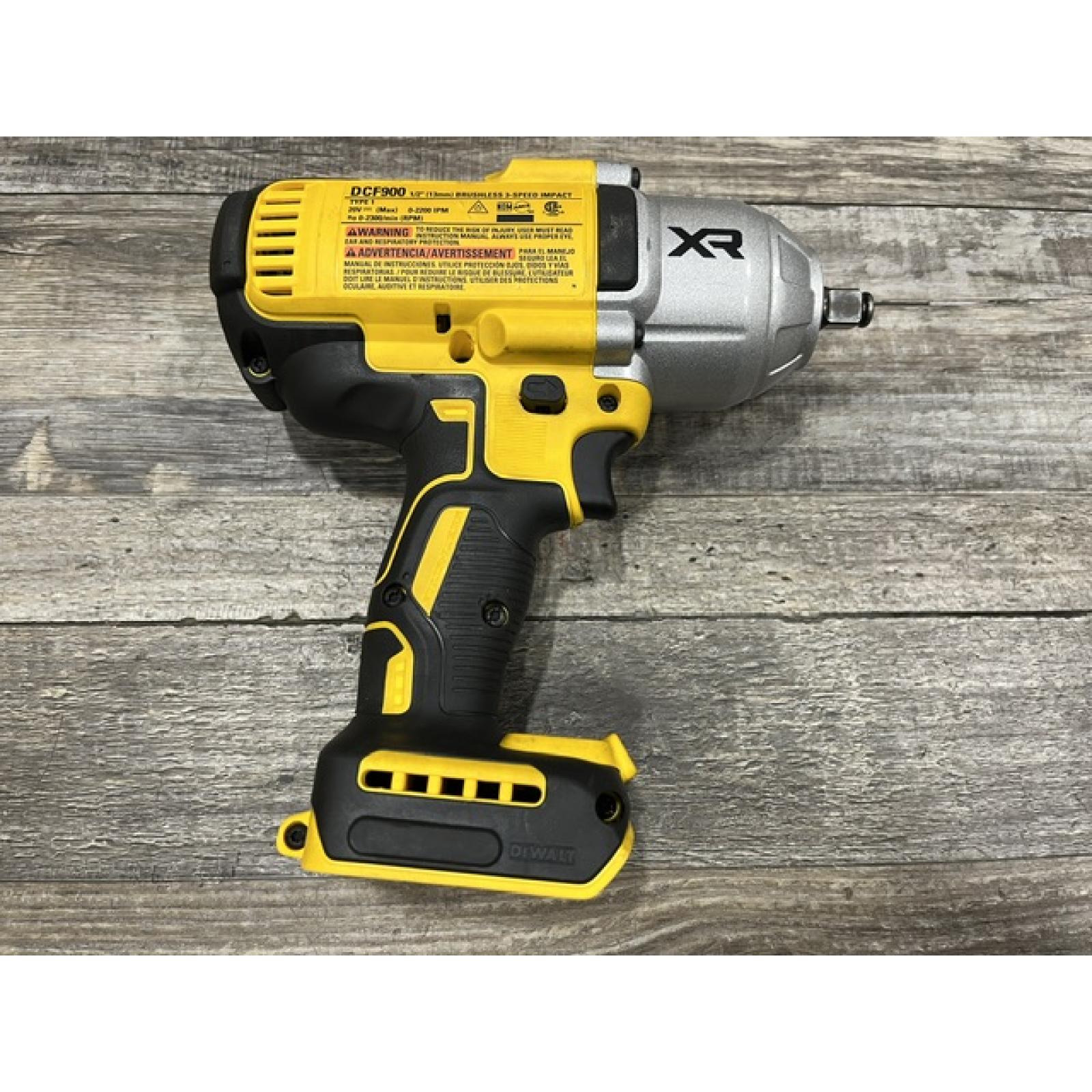AS-IS DEWALT 20V MAX Lithium-Ion Cordless 1/2 in. Impact Wrench Kit