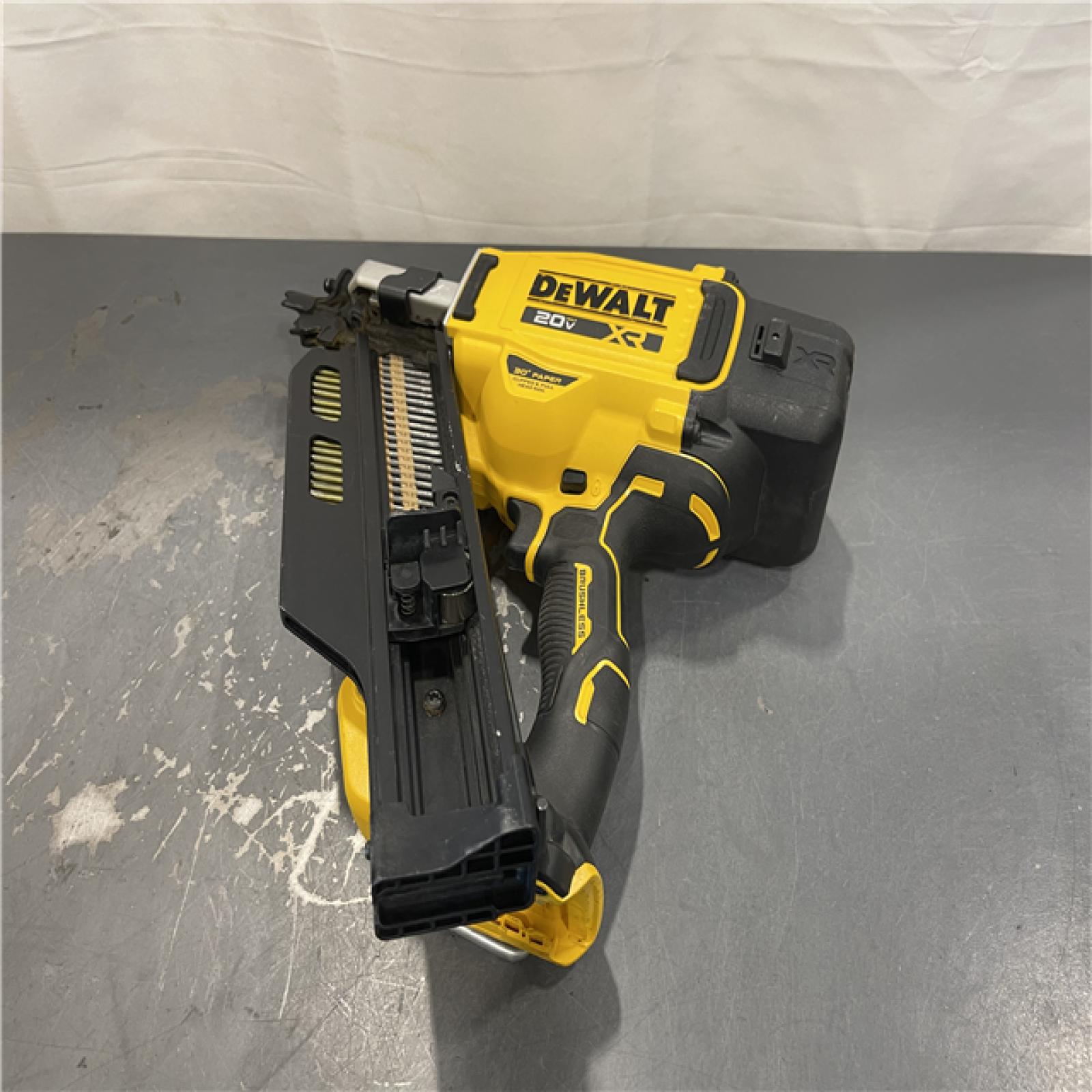 AS-IS - DEWALT 20-Volt 21° Cordless Framing Nailer