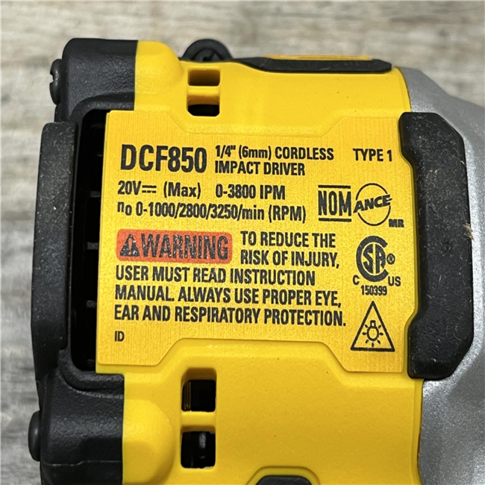 AS-IS DEWALT ATOMIC 20V MAX Lithium-Ion Cordless 1/4 in. Brushless Impact Driver Kit