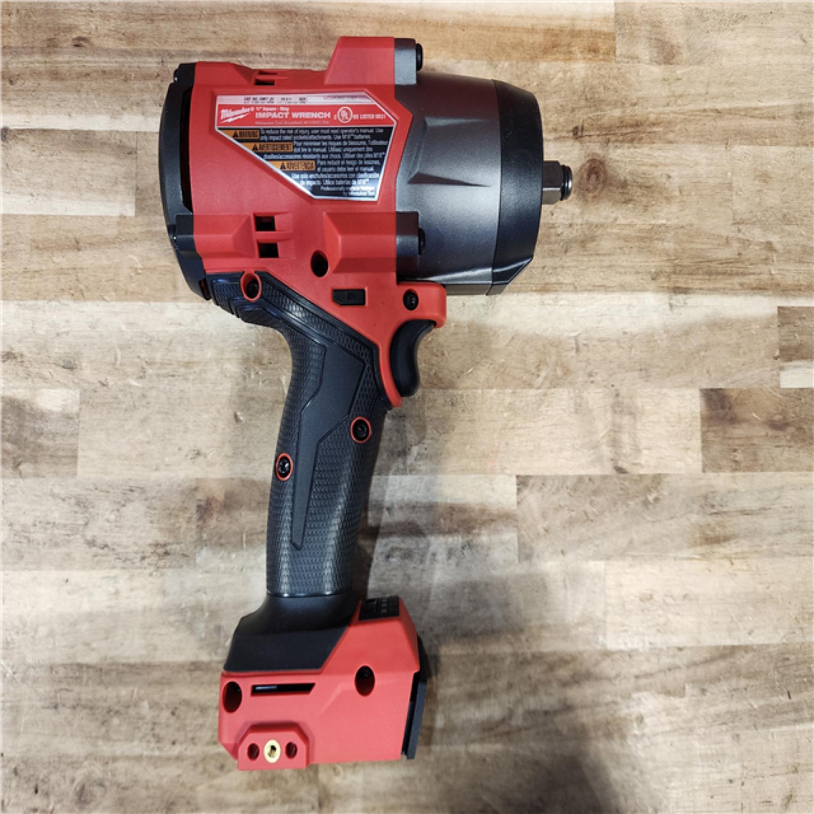 HOUSTON LOCATION - AS-IS (APPEARS LIKE NEW) Milwaukee FUEL 18V Lithium-Ion Brushless Cordless 1/2 in. Impact Wrench w/Friction Ring Kit