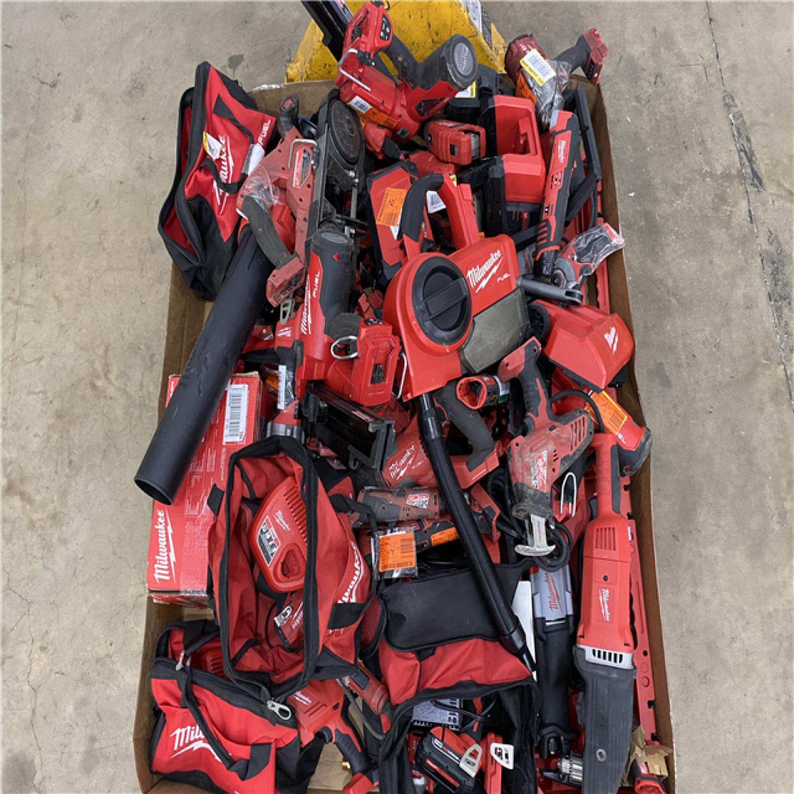 Houston Location AS IS - Tool Pallet