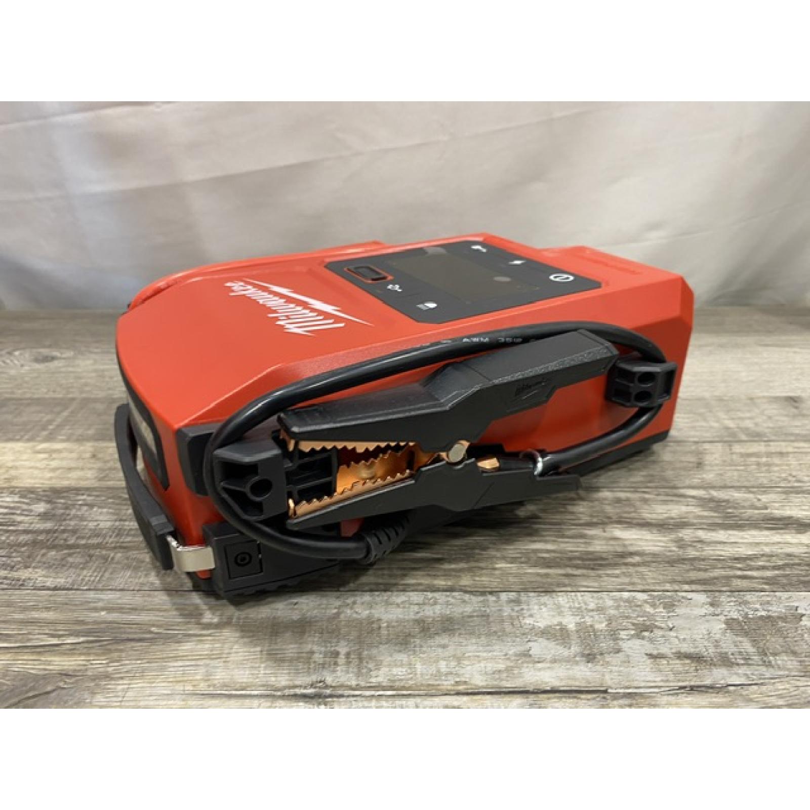 AS-IS Milwaukee 18V Lithium-Ion Cordless 2000 Peak Amp HOTSHOT Jump Starter (Tool-Only)