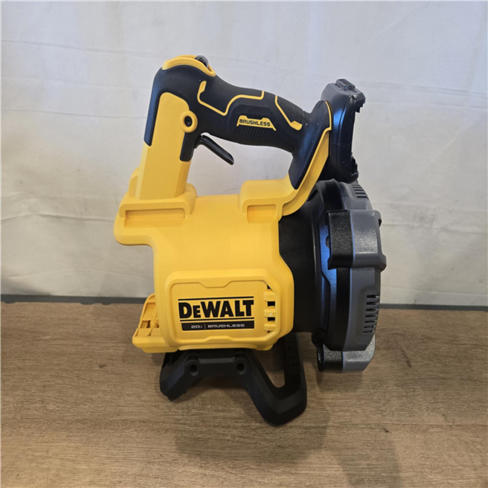 AS-IS DEWALT 20V MAX* XR Cordless Handheld Blower Kit
