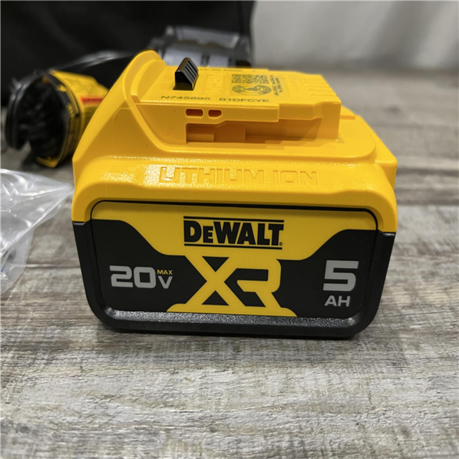 AS-IS DEWALT ATOMIC 20V MAX Lithium-Ion Cordless 1/4 in. Brushless Impact Driver Kit