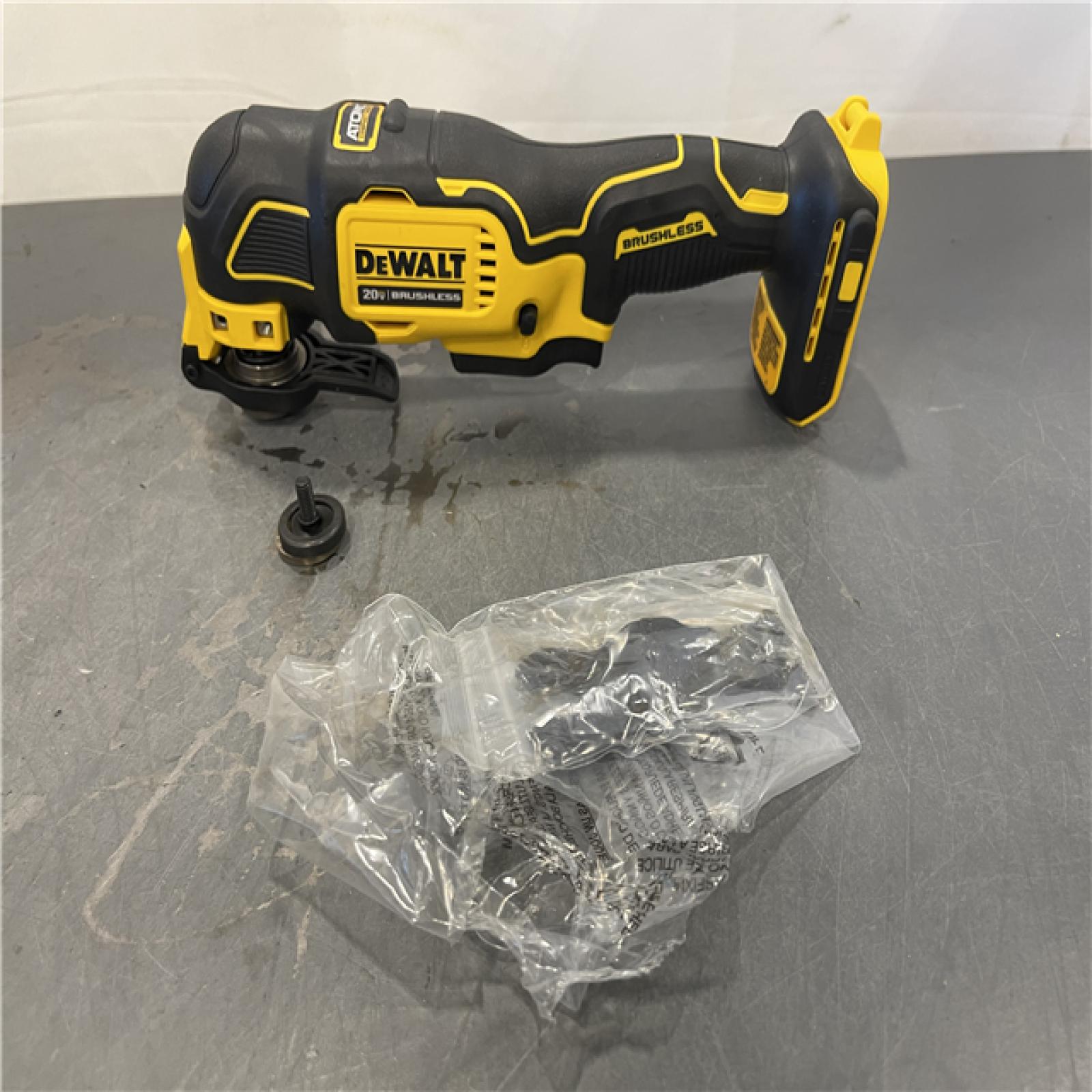 AS-IS - DEWALT ATOMIC 20V MAX Cordless Brushless Oscillating Multi Tool