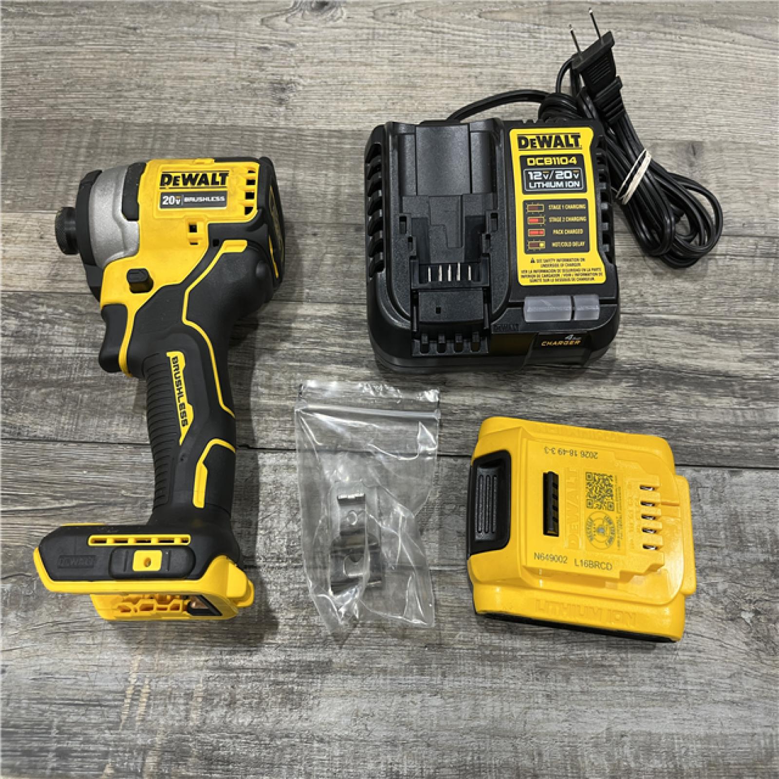AS-IS DEWALT Atomic 20V Max Lithium-Ion Brushless Cordless Compact 1/4 in. Impact Driver Kit