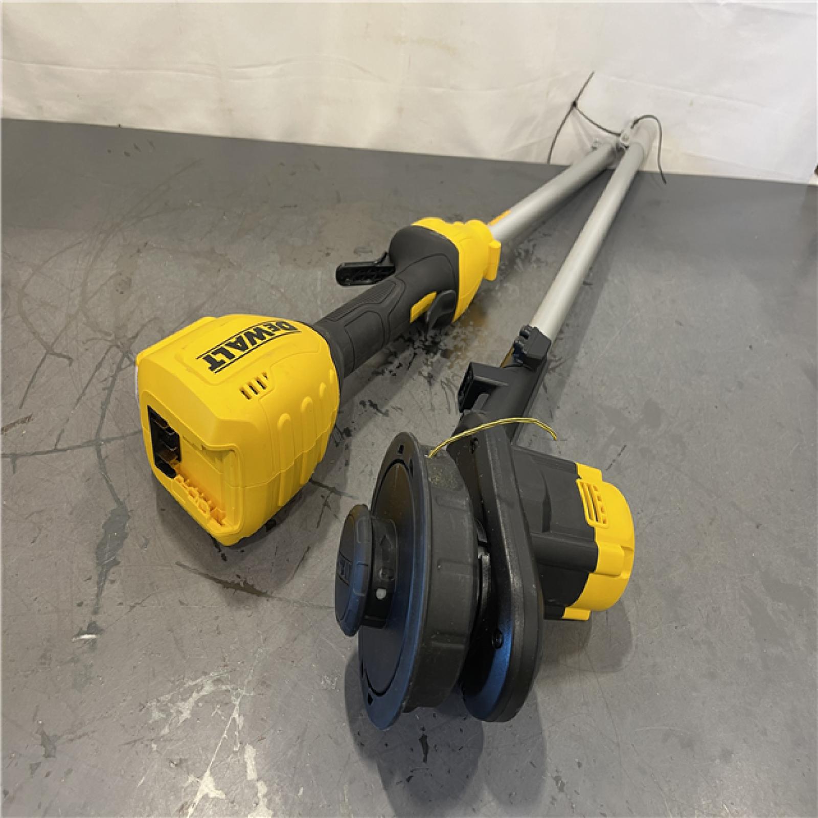 AS-IS - DeWalt 20V MAX 13 in. Cordless Battery Powered String Trimmer Kit