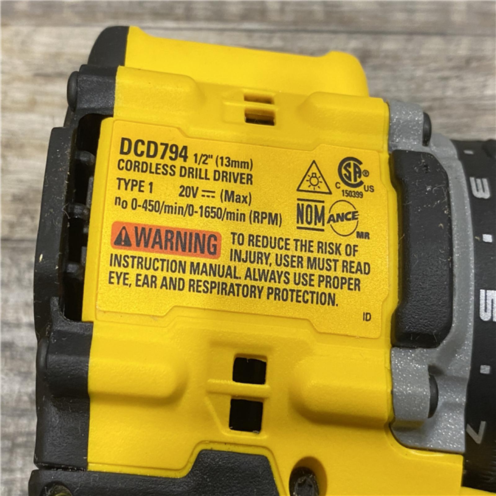 AS-IS DEWALT Atomic 20V Lithium-Ion Cordless Compact 1/2 in. Drill/Driver Kit