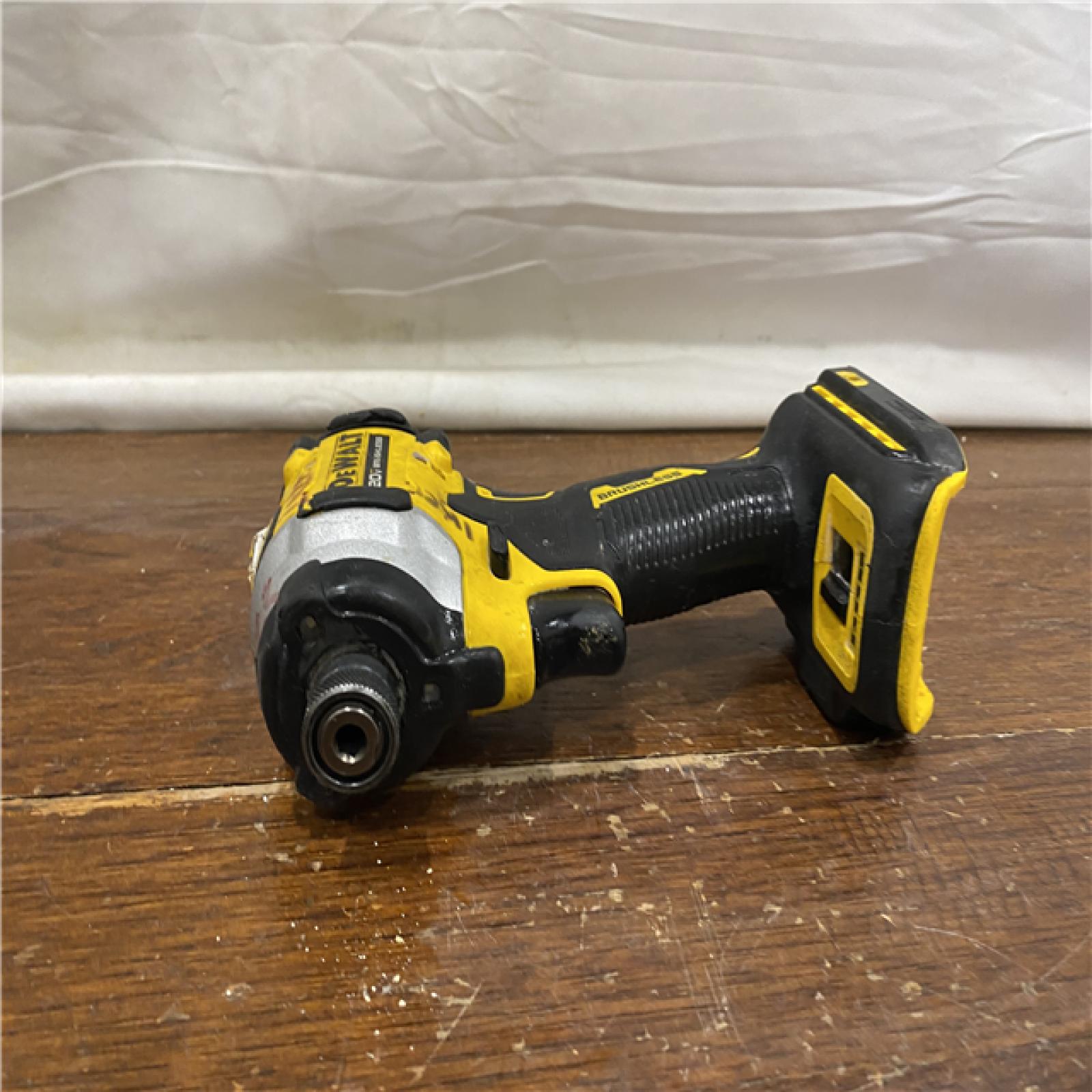AS-IS DEWALT ATOMIC 20V MAX Lithium-Ion Cordless 1/4 in. Brushless Impact Driver Kit, 5 Ah Battery, Charger, and Bag
