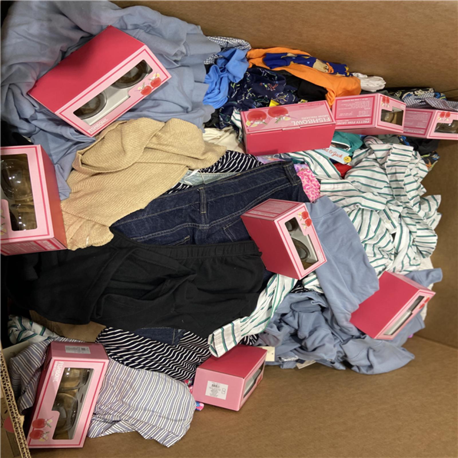 DALLAS LOCATION - BULLSEYE CLOTHING, HOME GOODS PALLET