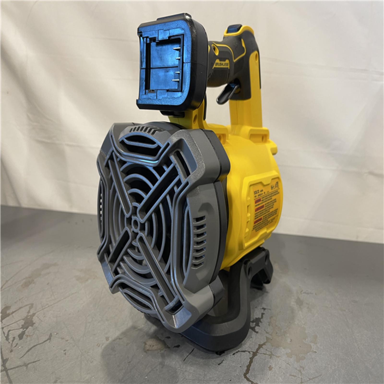 AS-IS - DeWalt 20V MAX 125 MPH 450 CFM Brushless Cordless Battery Powered Blower Kit