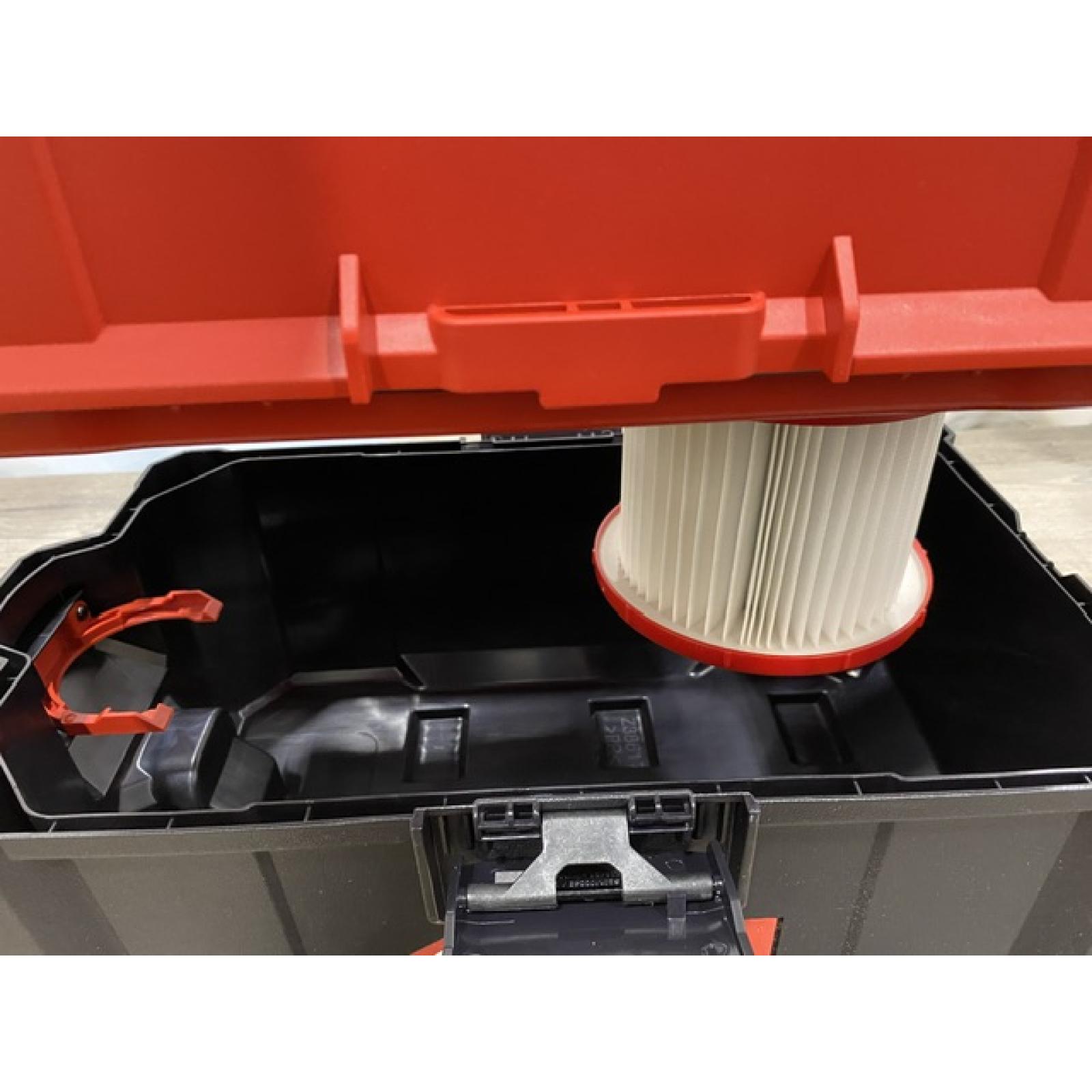 LIKE NEW - Milwaukee  FUEL PACKOUT 18-Volt Lithium-Ion Cordless 2.5 Gal. Wet/Dry Vacuum (Vacuum-Only)