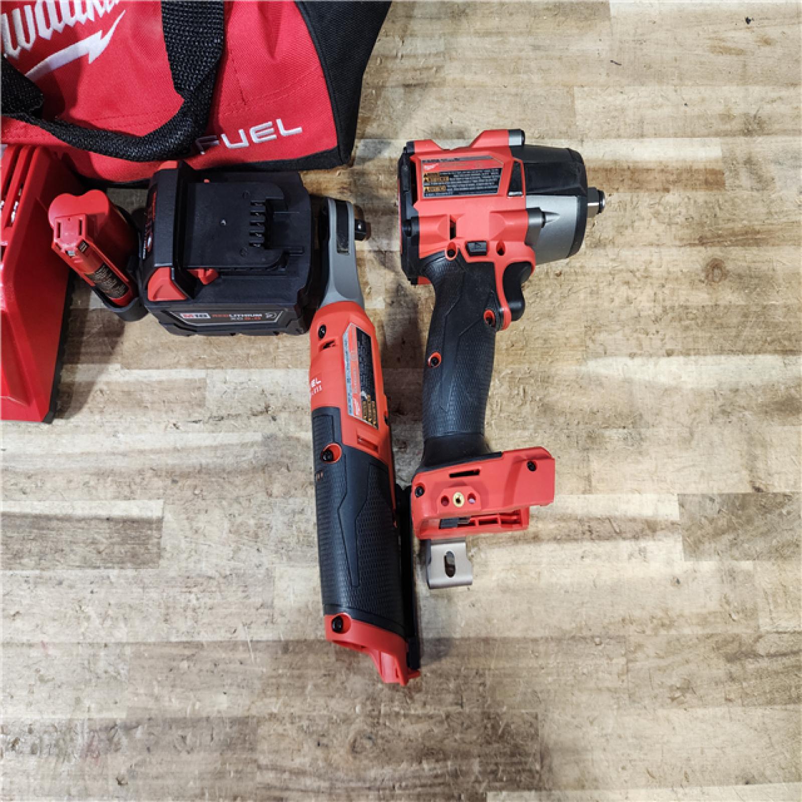 HOUSTON LOCATION - AS - IS Milwaukee 2 Tool Combo Kit W/ (2) Battery & Charger