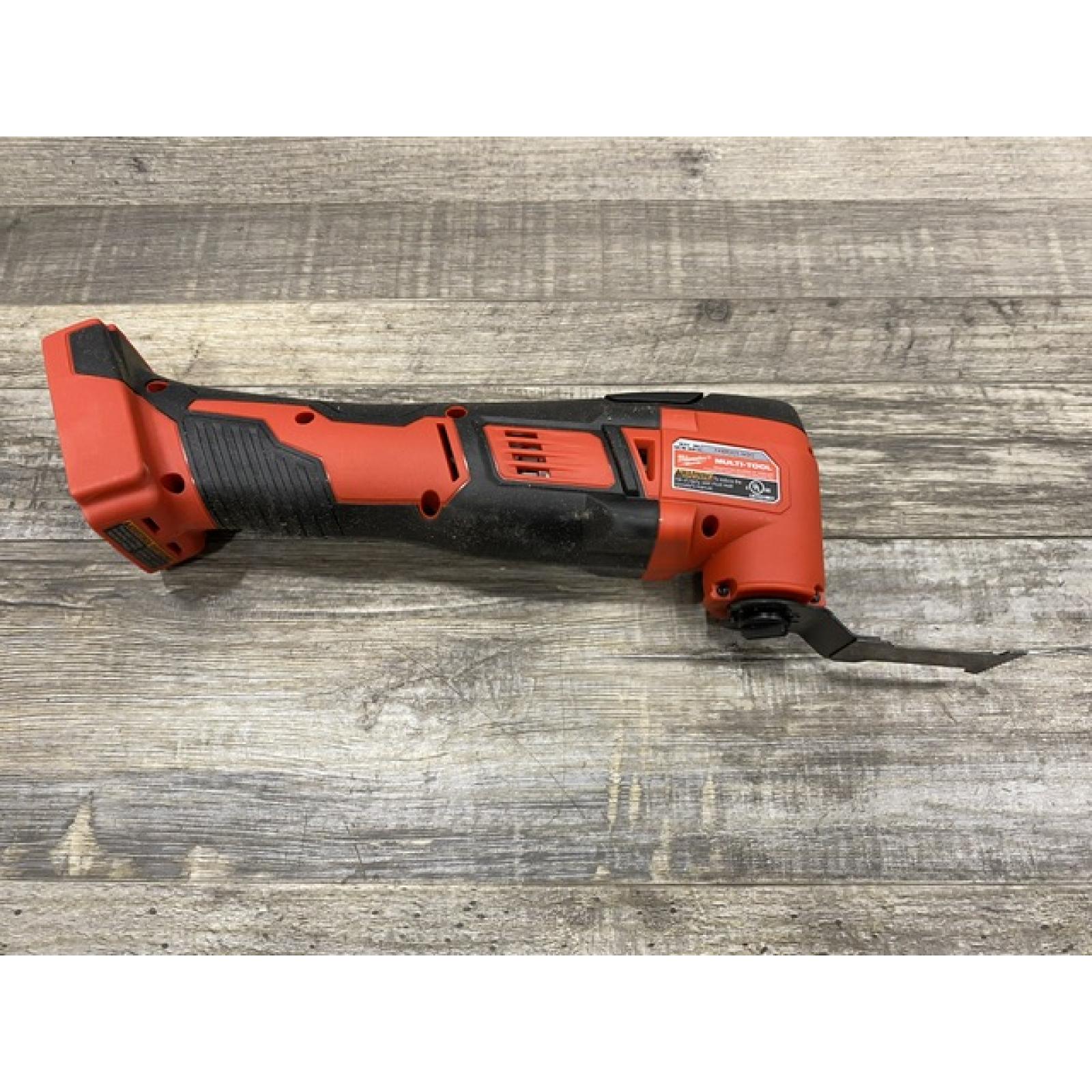 AS-IS Milwaukee 18V Lithium-Ion Cordless Oscillating Multi-Tool Kit