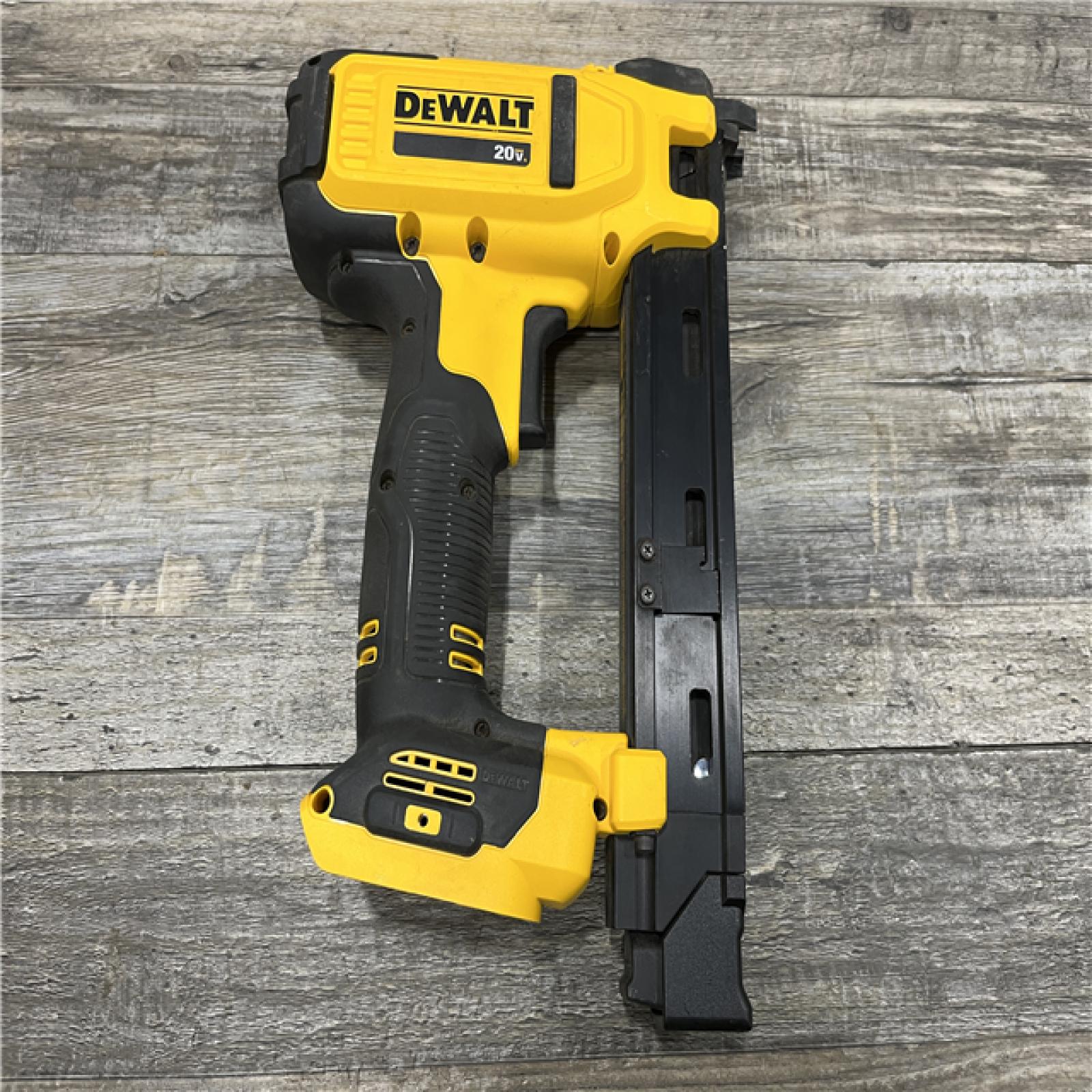 AS-IS DEWALT 20V MAX Lithium-Ion Cordless Cable Stapler Kit