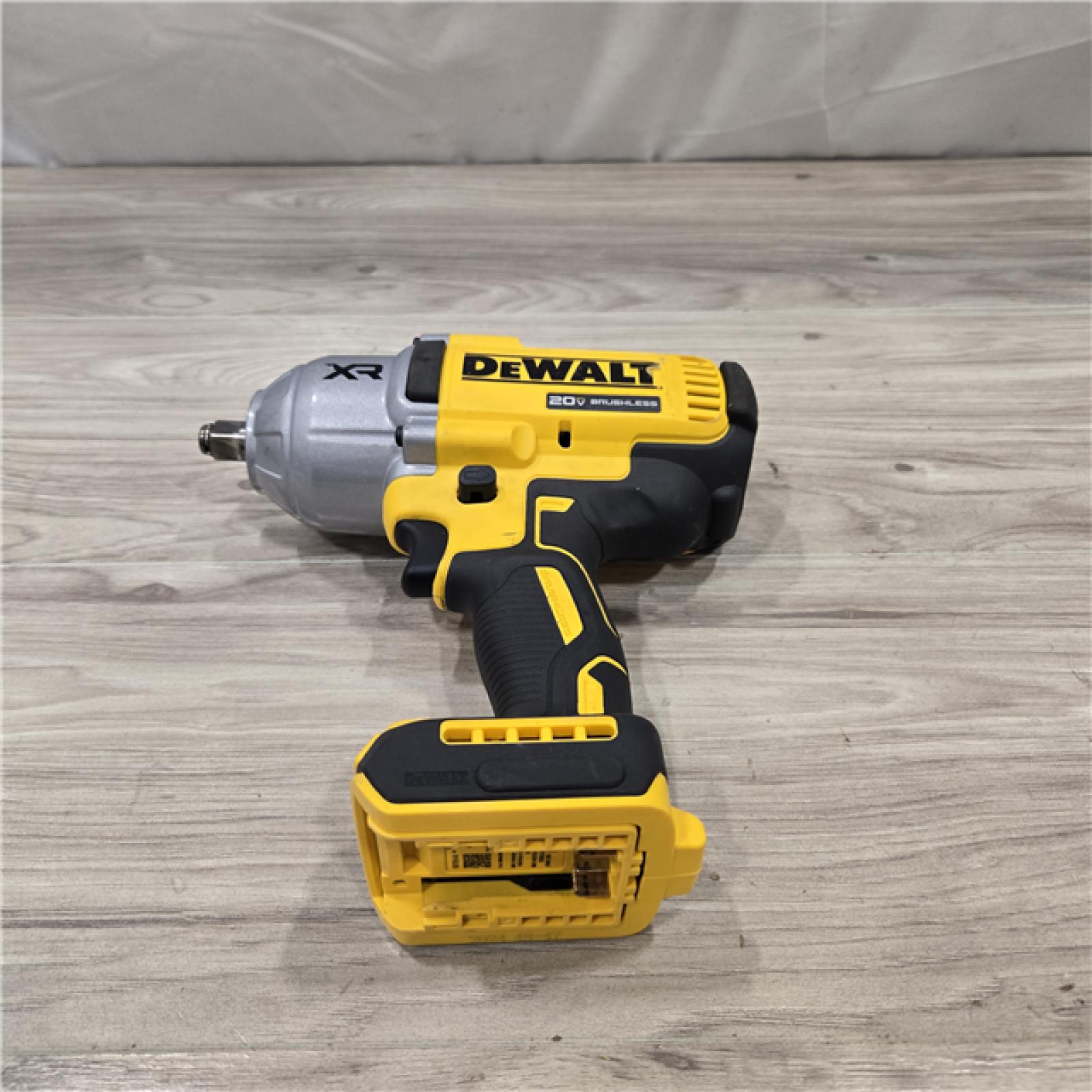AS-IS Dewalt 20V MAX Lithium-Ion Cordless 1/2 in. Impact Wrench Kit
