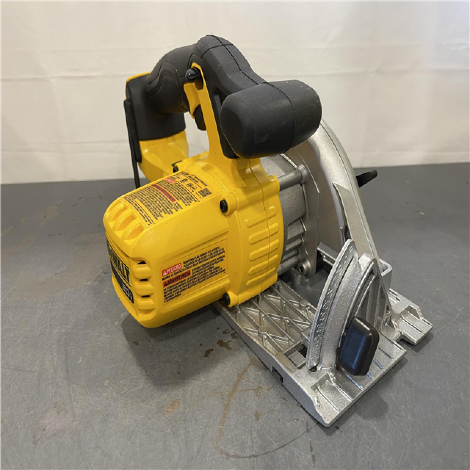 AS-IS - DEWALT 20V MAX Cordless 6.5 in. Sidewinder Style Circular Saw