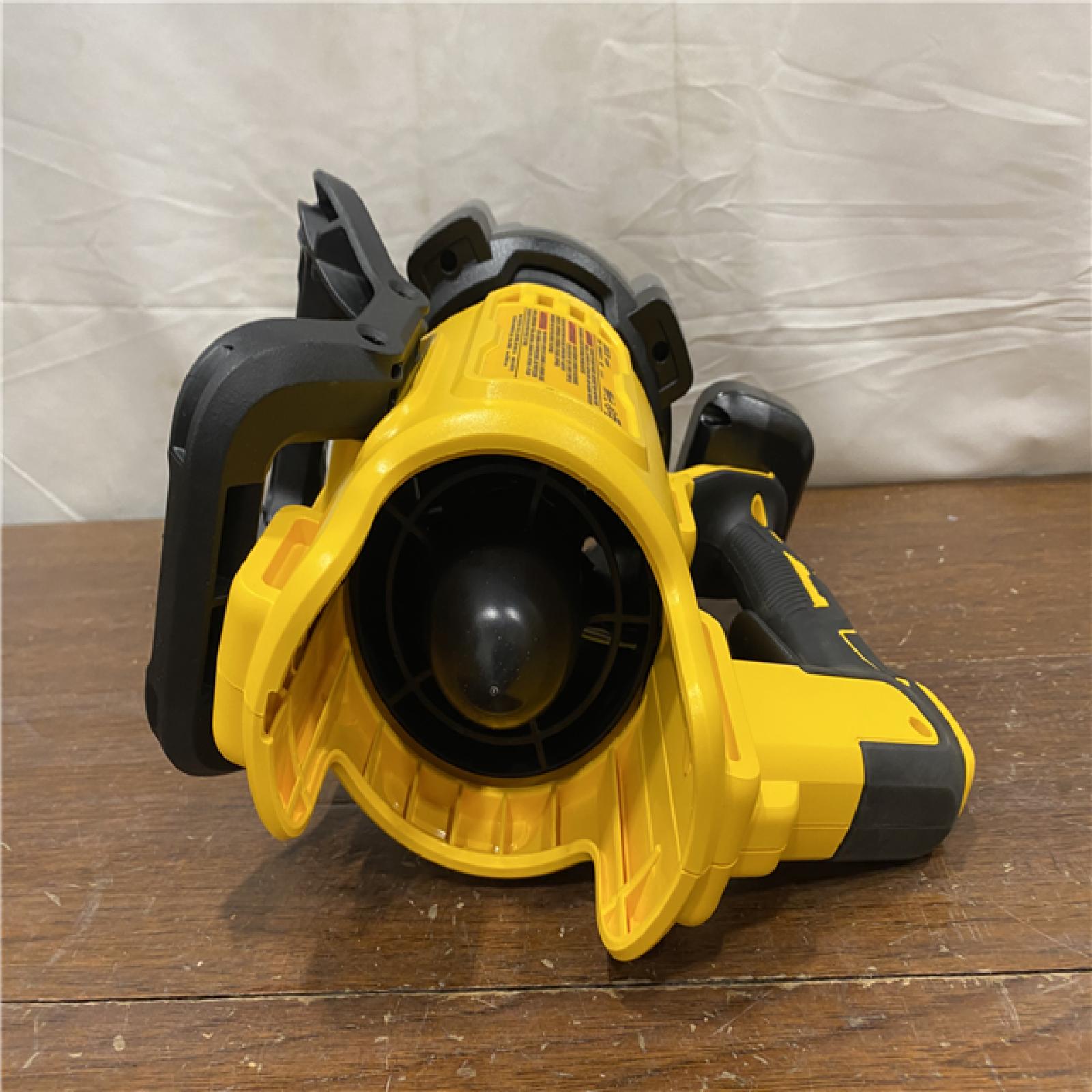 AS-IS DEWALT 20V MAX* XR Brushless Cordless Handheld Blower Kit