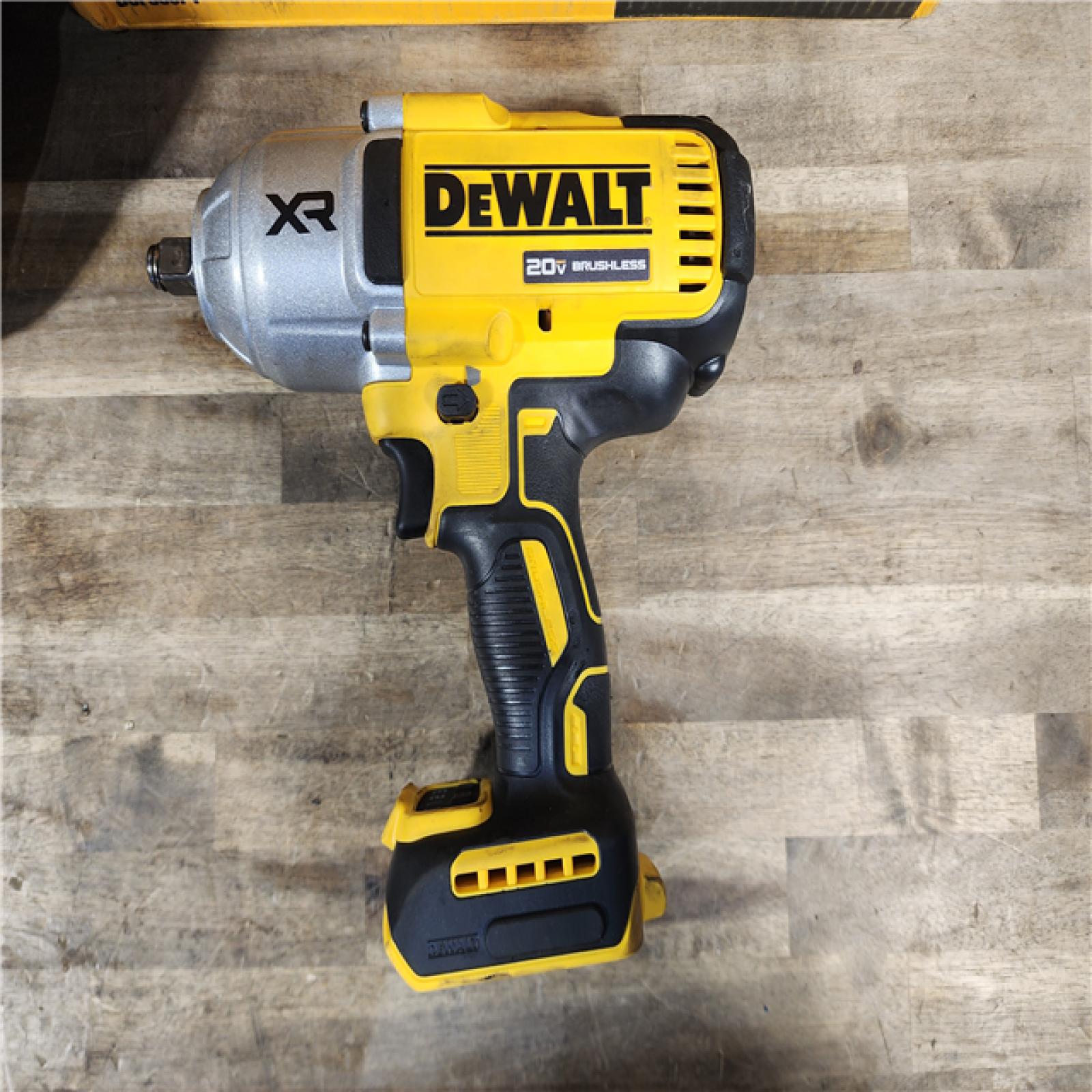 HOUSTON LOCATION - AS-IS Dewalt 20V MAX Lithium-Ion Cordless 1/2 in. Impact Wrench Kit