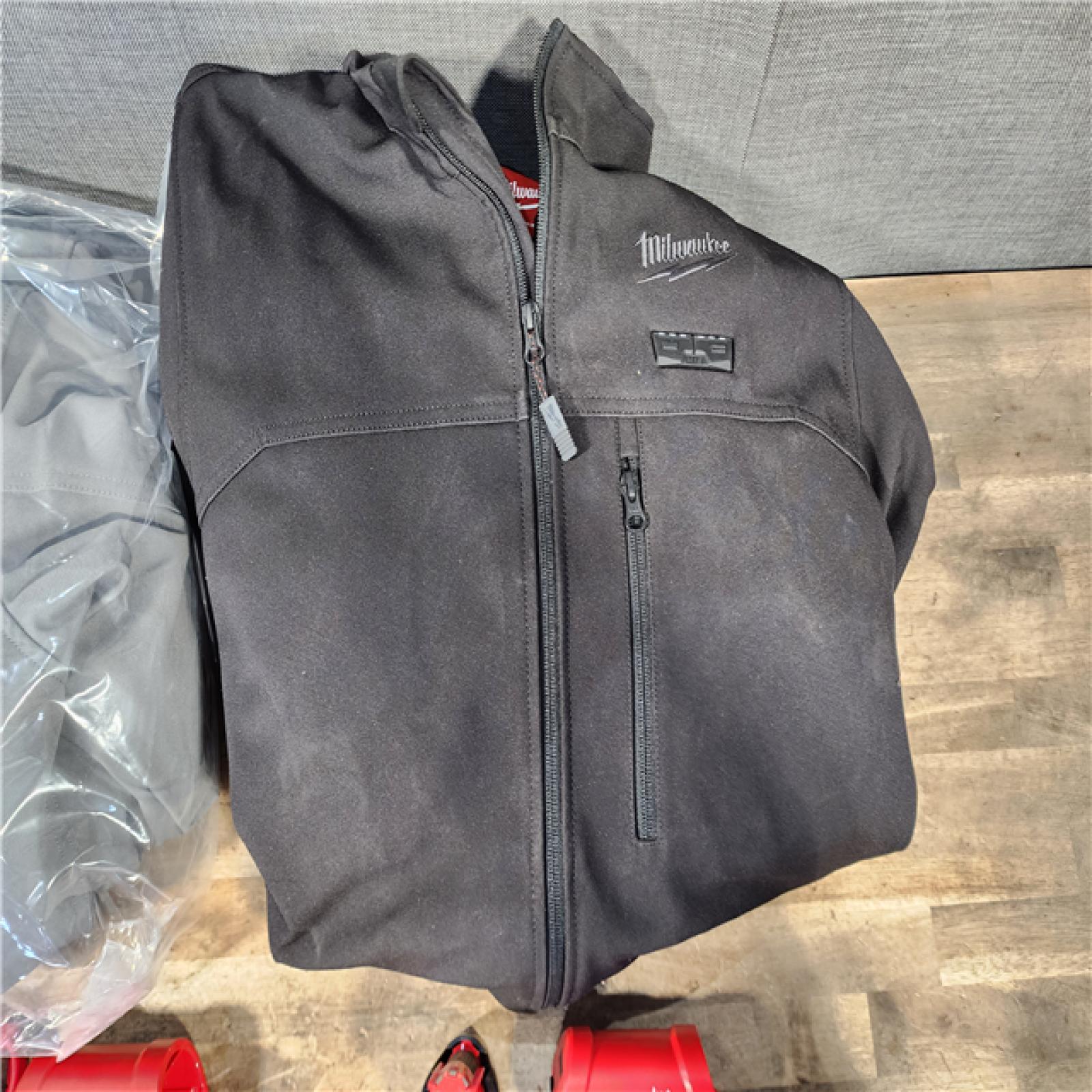 HOUSTON LOCATION - AS-IS MILWAUKEE 2 HEATED CLOTHING COMBO KIT