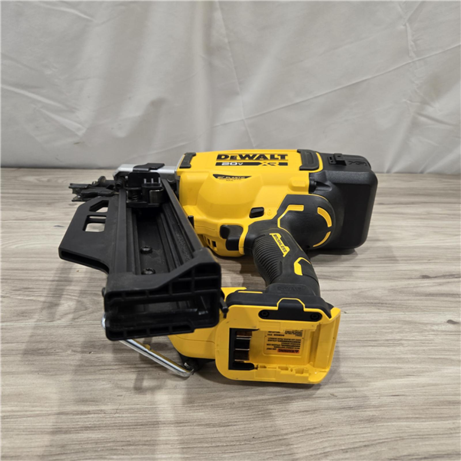 AS-IS DEWALT 20-Volt 21° Cordless Framing Nailer (Tool-Only)