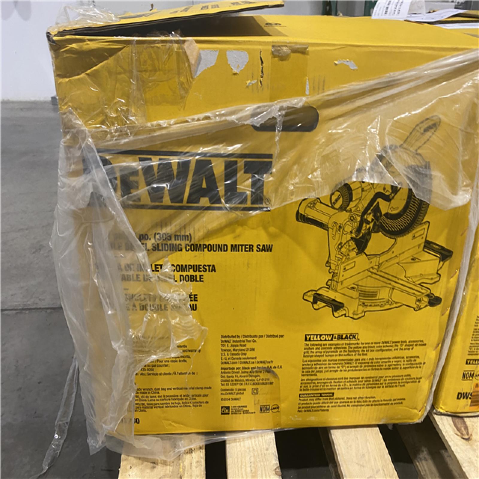 Dallas Location - As-Is DEWALT 15 Amp Corded 12 in. Double Bevel Sliding Compound Miter Saw
