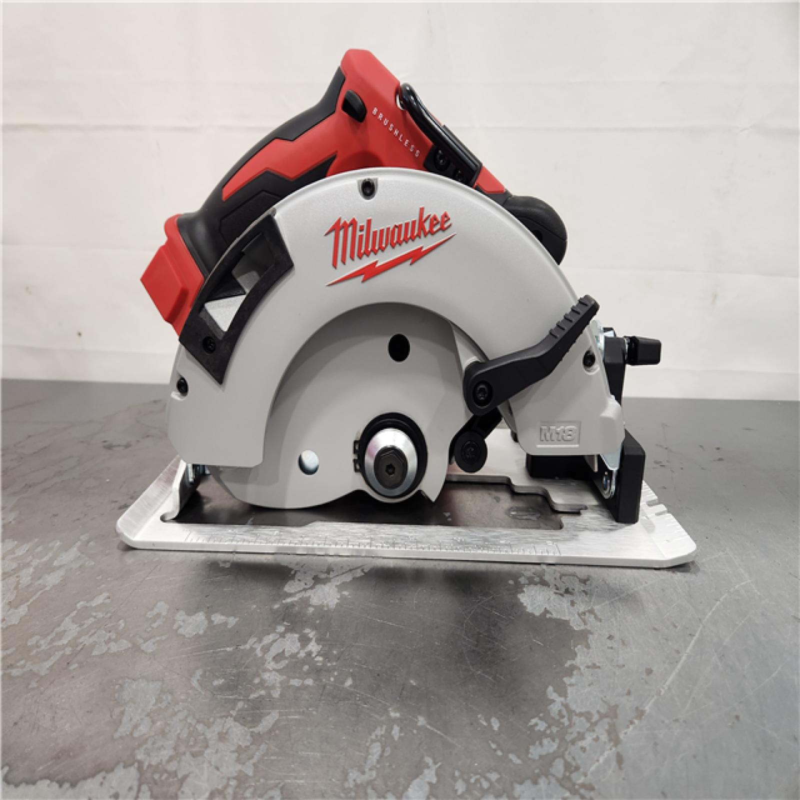 AS-IS- Milwaukee 7-1/4 18V Brushless Circular Saw (Bare Tool)