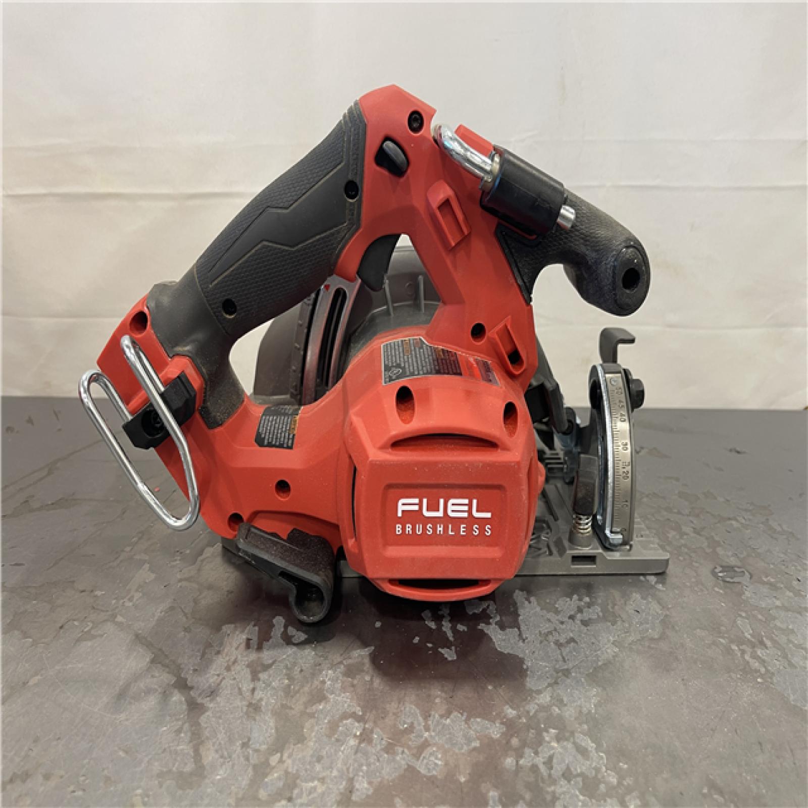 AS-IS-Milwaukee M18 FUEL 18V Lithium-Ion Brushless Cordless 6-1/2 in. Circular Saw (Tool-Only)