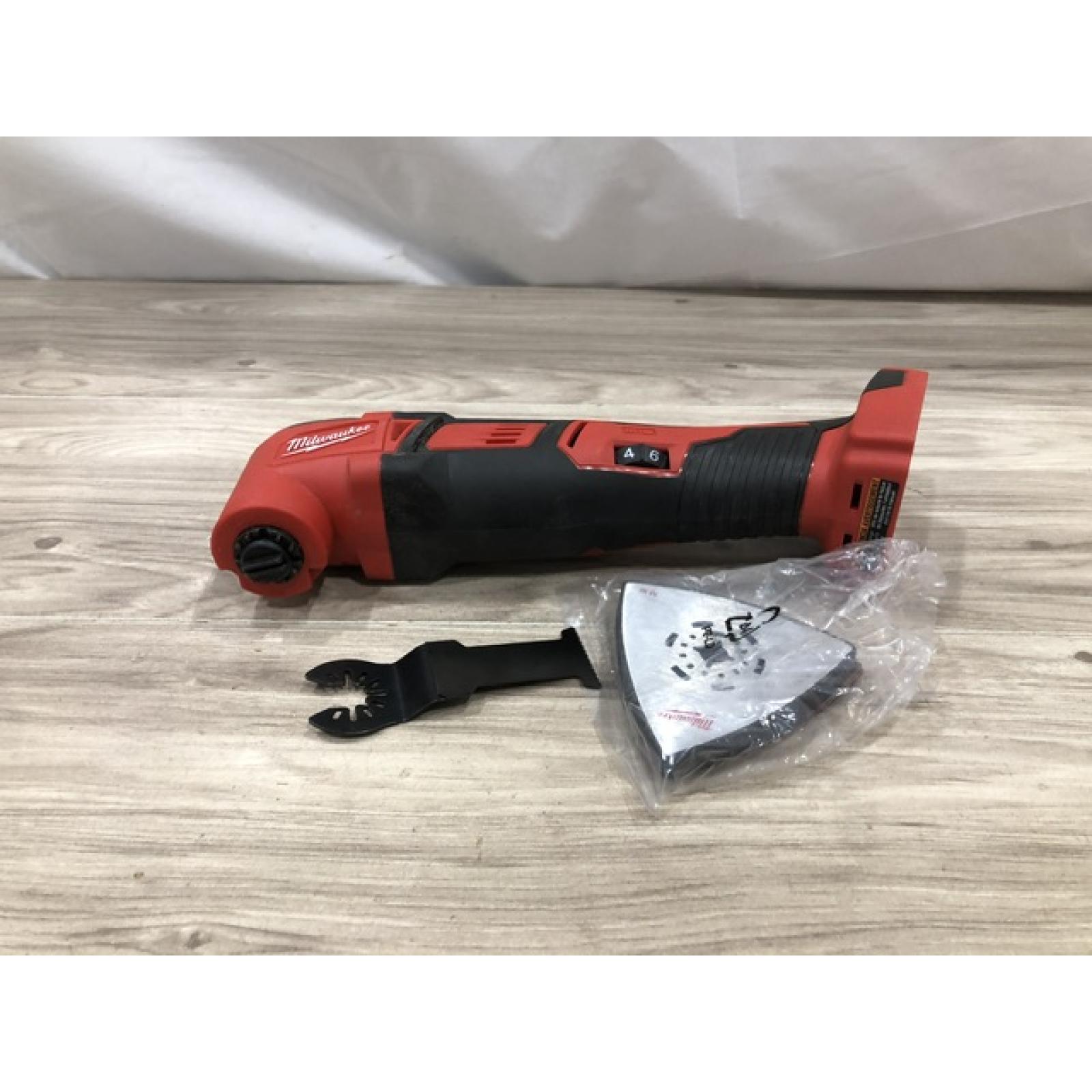 AS-IS Milwaukee 2626-20 M18 Lithium-Ion Cordless Multi-Tool (Tool Only)