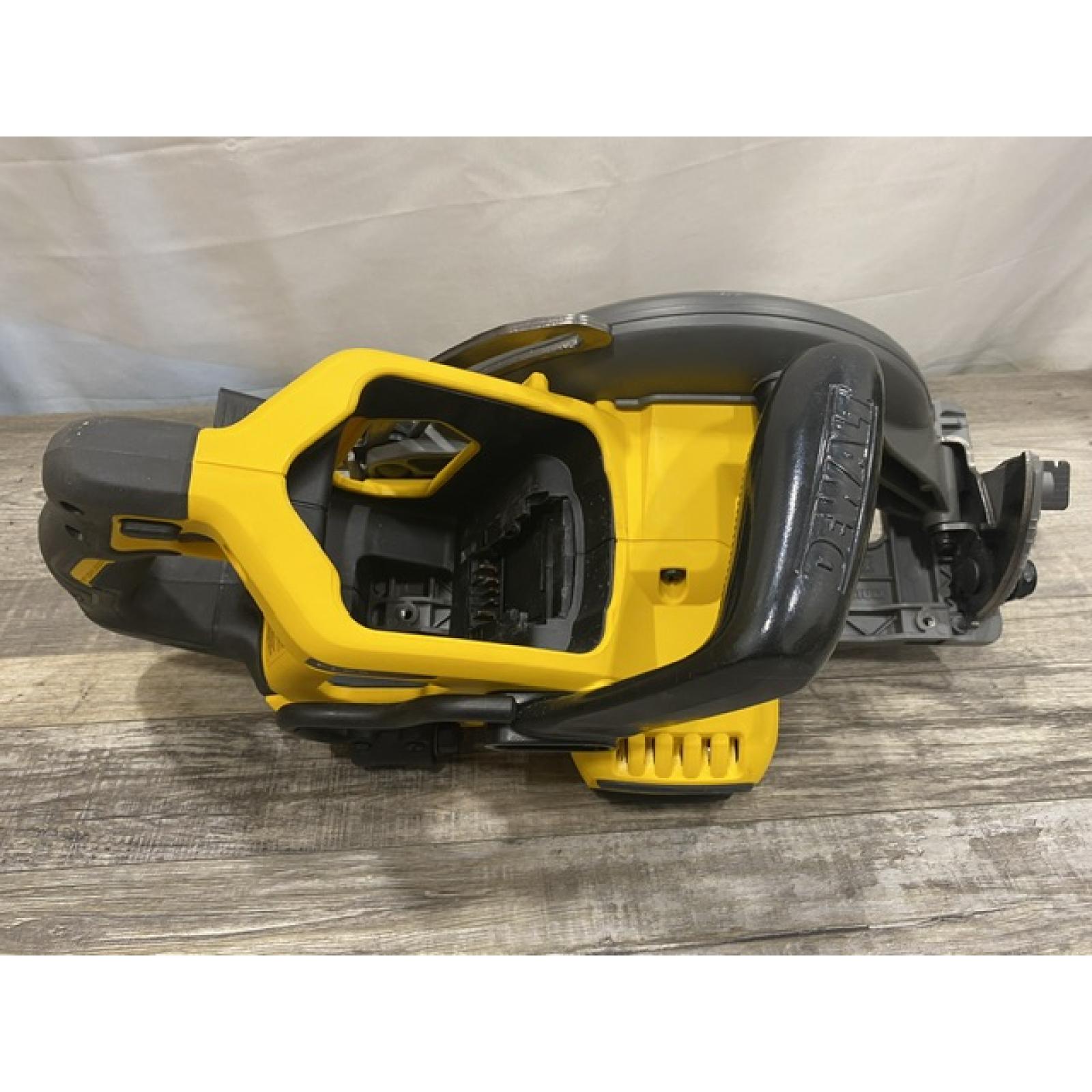 AS-IS DEWALT FLEXVOLT 60V MAX Cordless Brushless 7-1/4 in. Wormdrive Style Circular Saw (Tool Only)