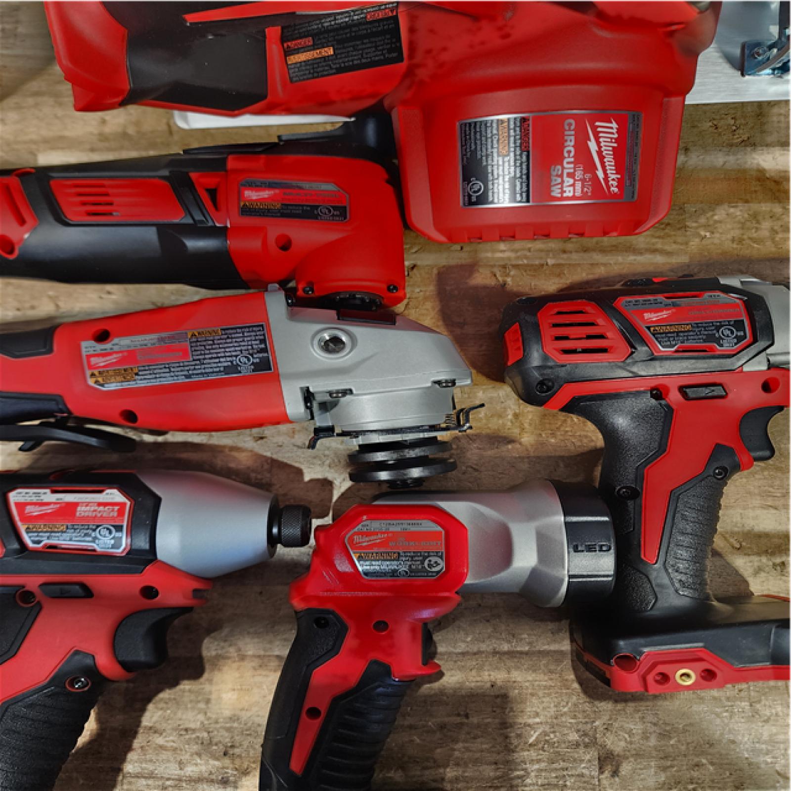 Houston Location AS-IS M18 18-Volt Lithium-Ion Cordless Combo Kit (6-Tool) with 2-Batteries  Charger and Tool Bag